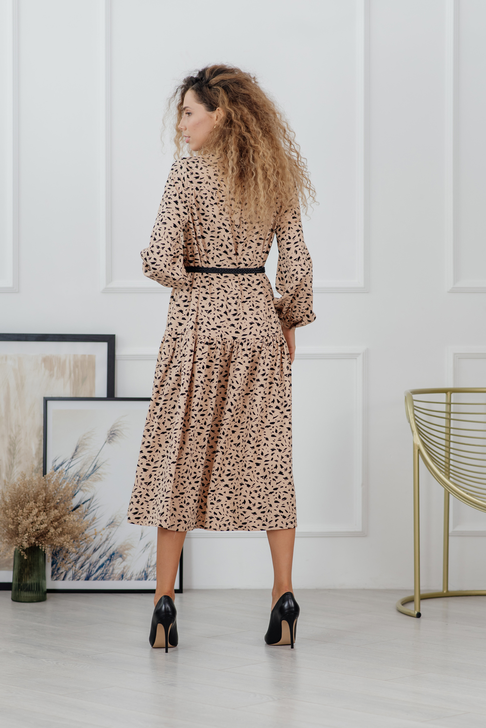 Midi dress with buttons and abstract print