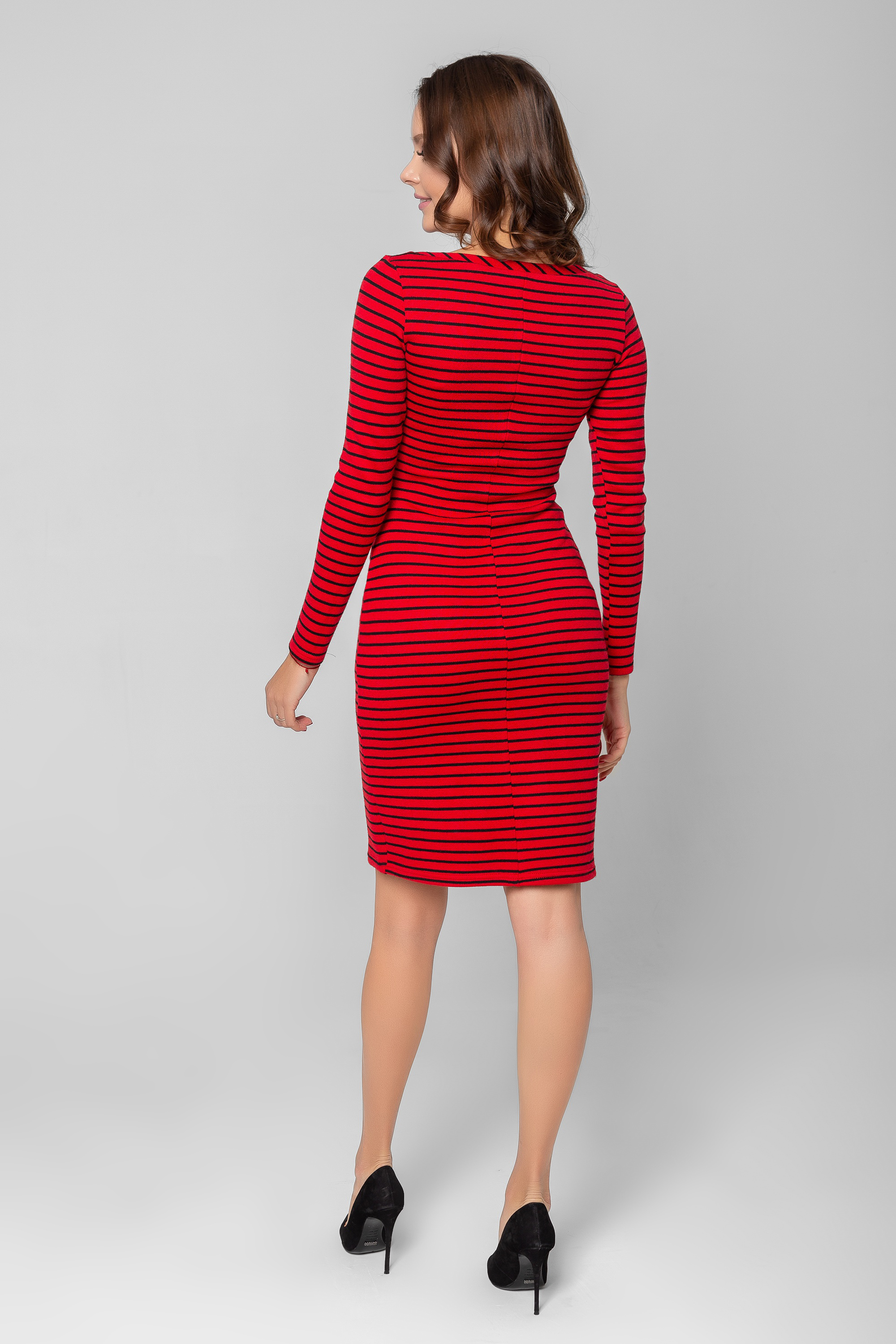 Warm striped silhouette dress in red