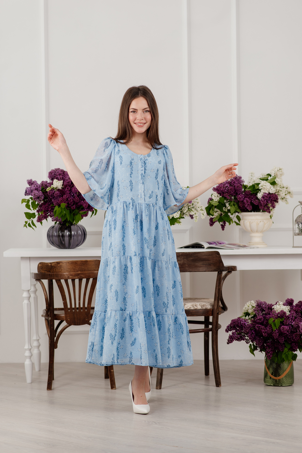 Длинное голубое шифоновое платье