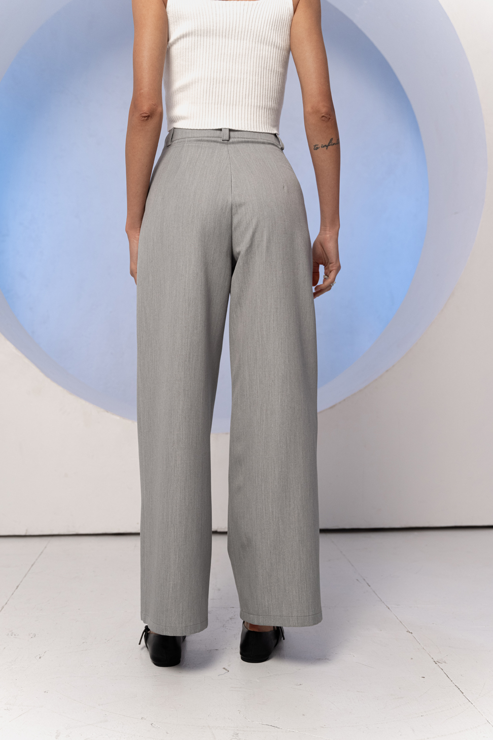 Gray wide leg trousers with a belt