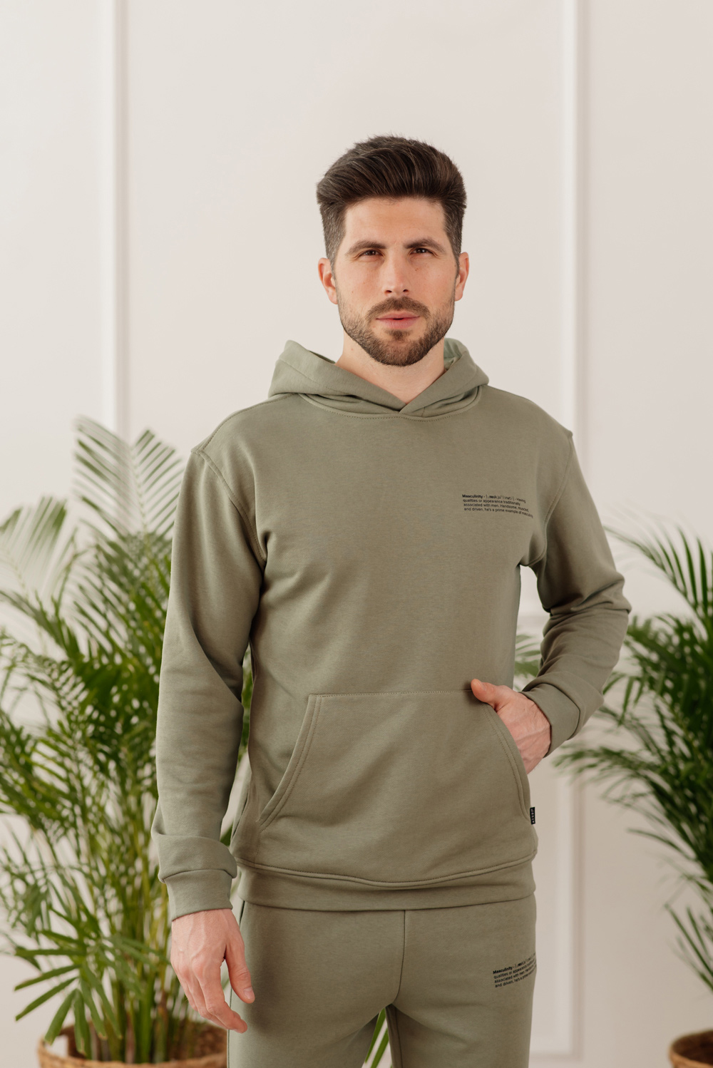 Khaki sweatshirt with slogan and kangaroo pocket