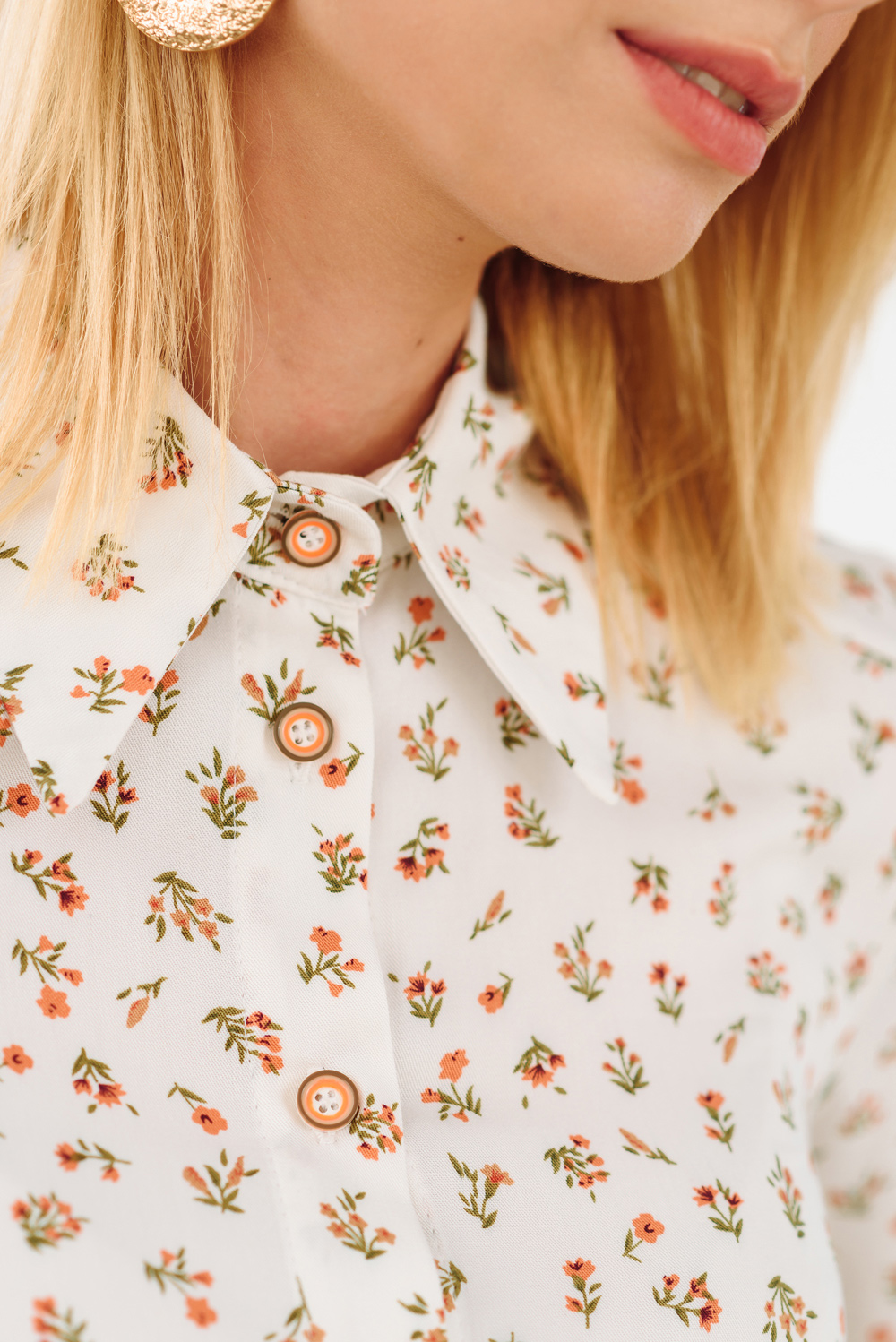White shirt in floral print