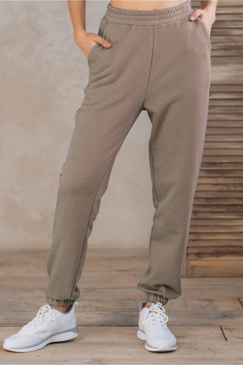 Beige elasticated sweatpants