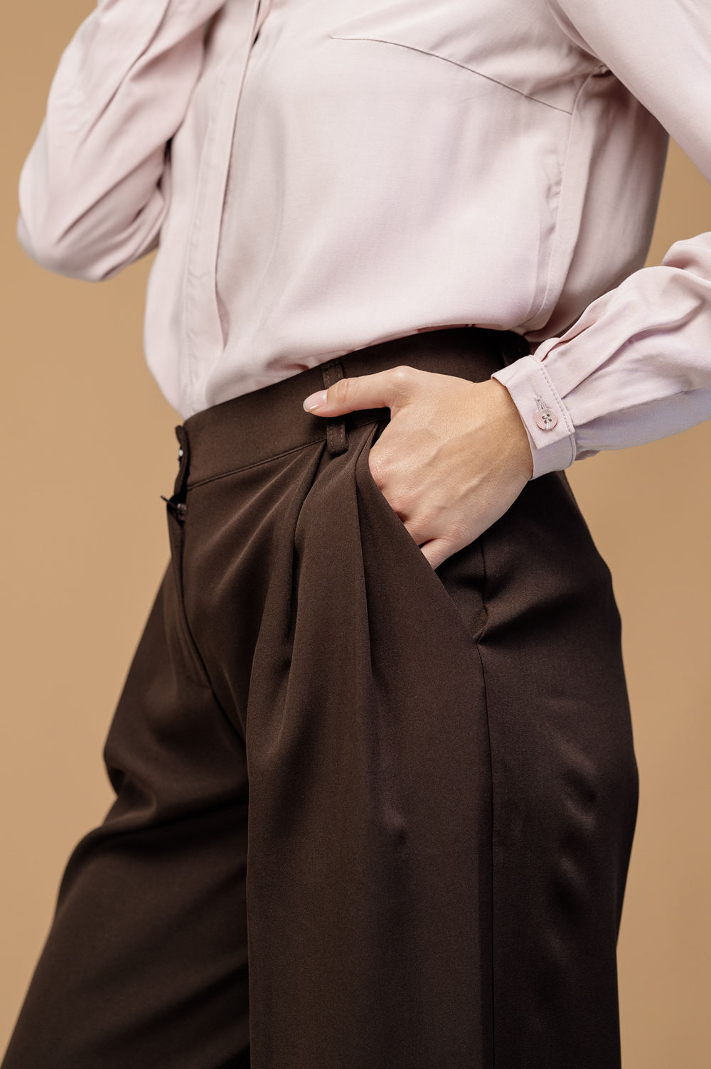 Wide leg pants in chocolate