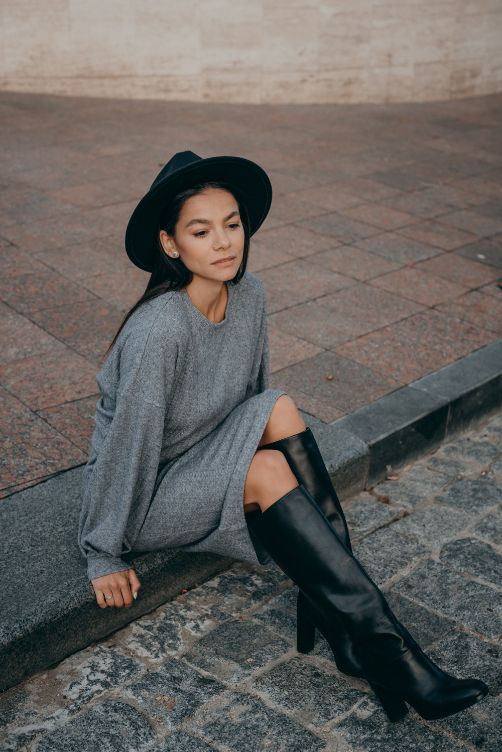 Gray knitted elasticated skirt