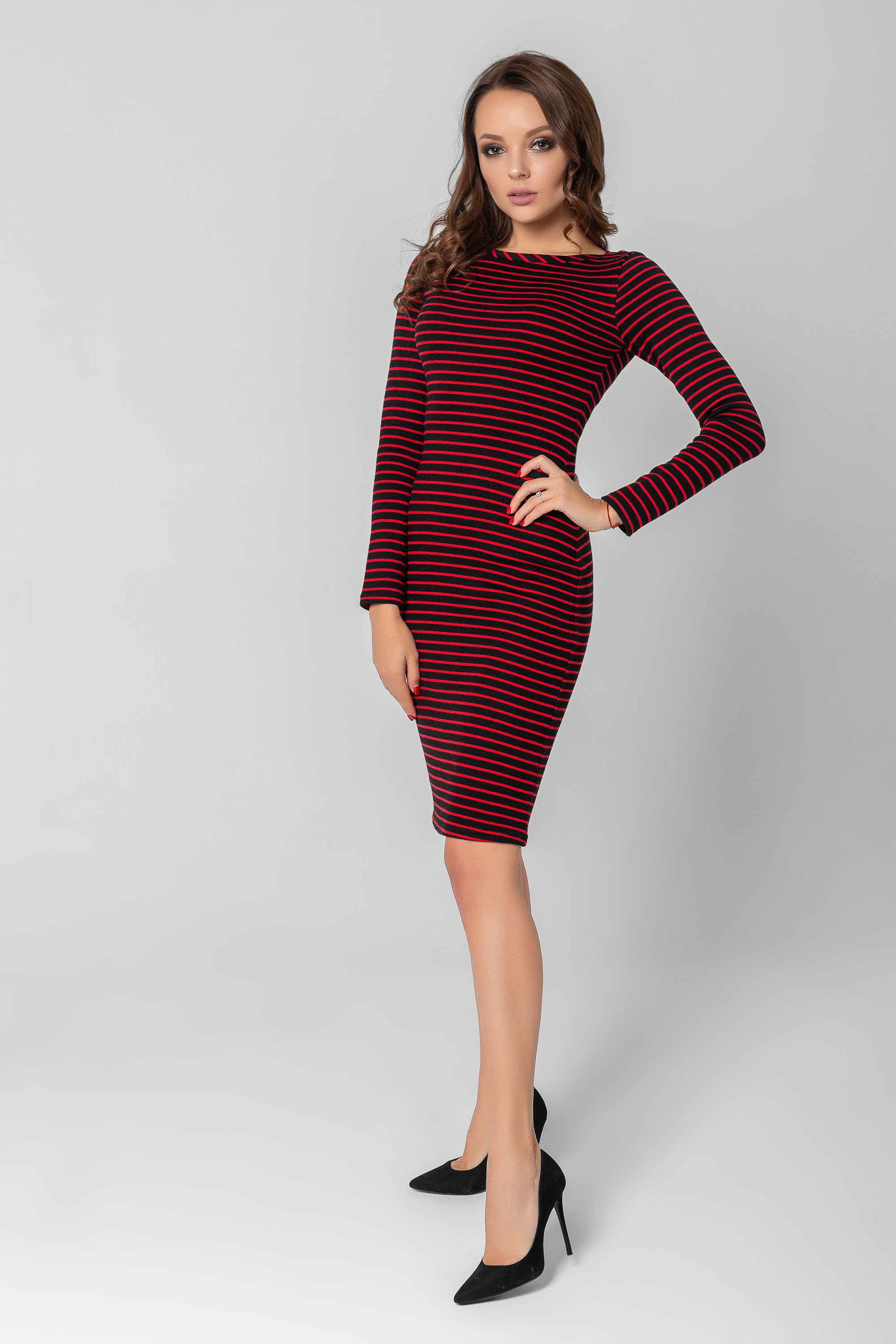 Warm striped silhouette dress in black