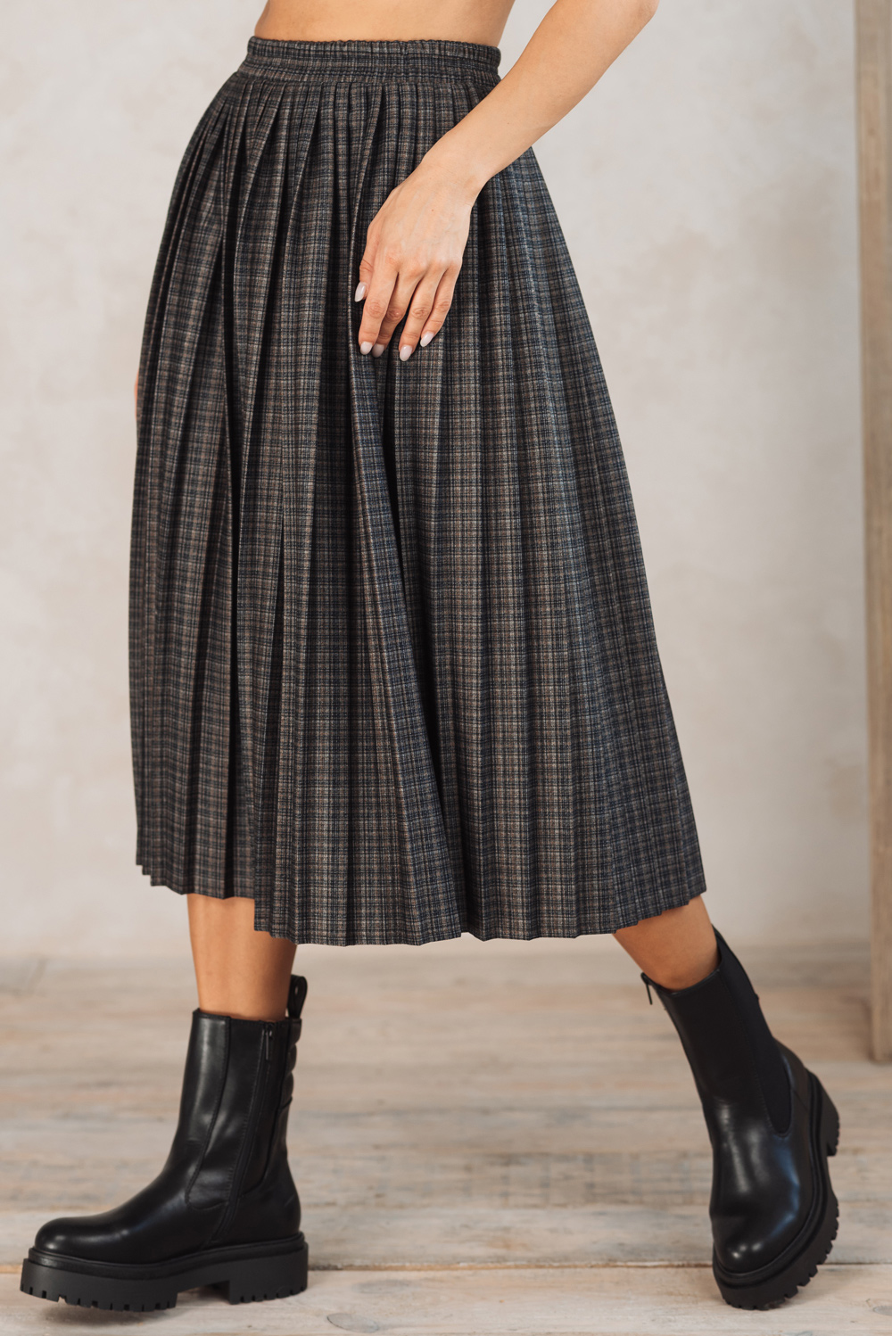 Check pleated skirt