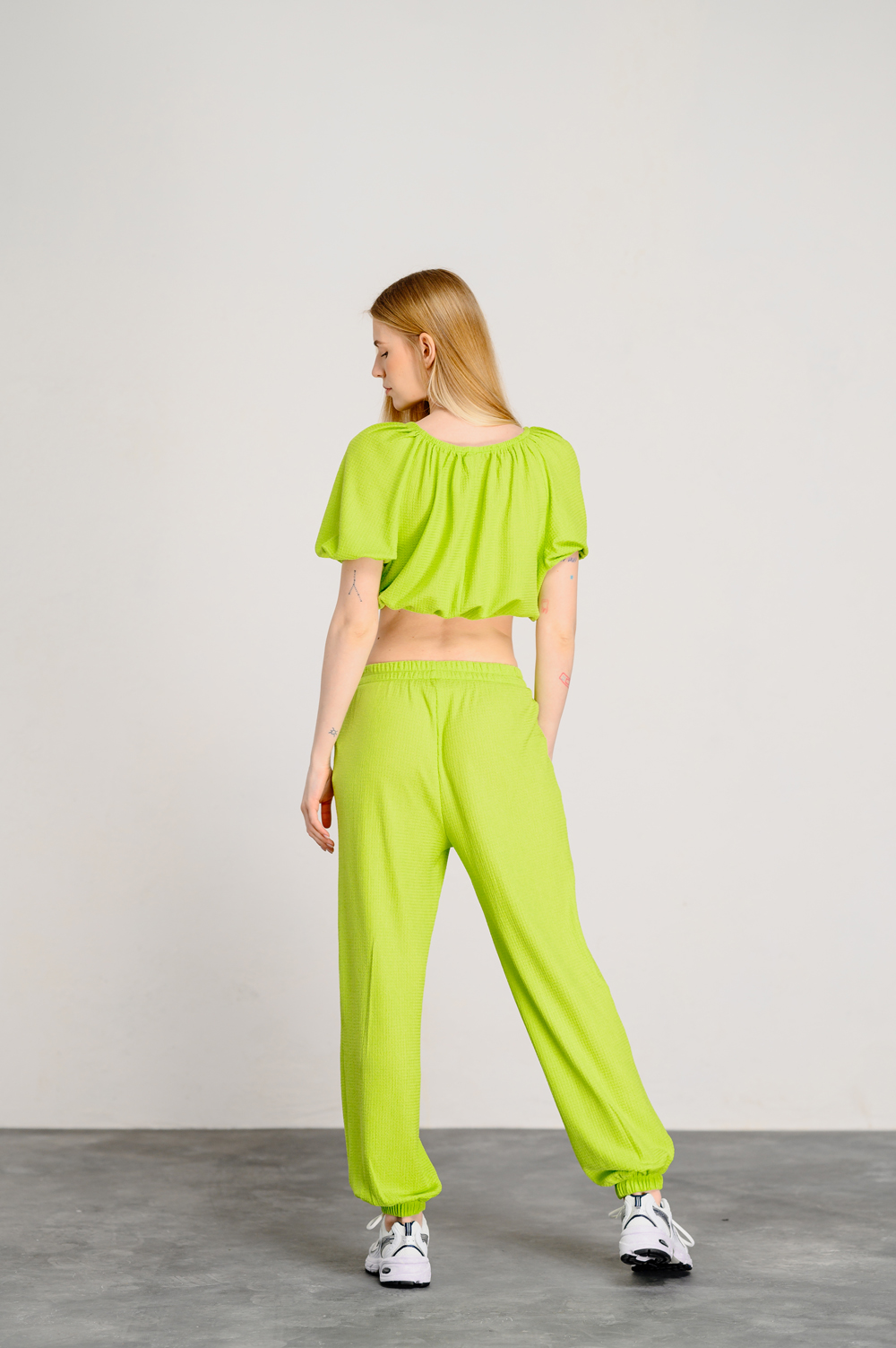 Light green loose two-piece suit