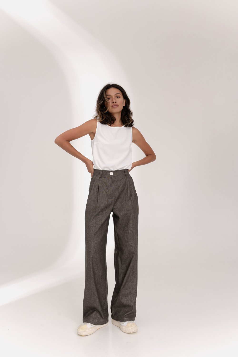 Wide linen trousers in Hazelnut color