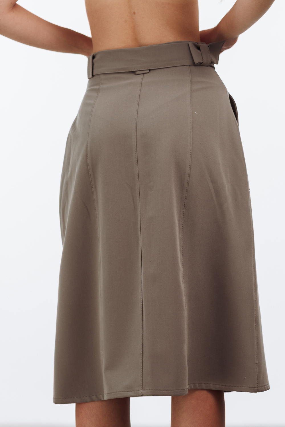 Beige skirt with buttons