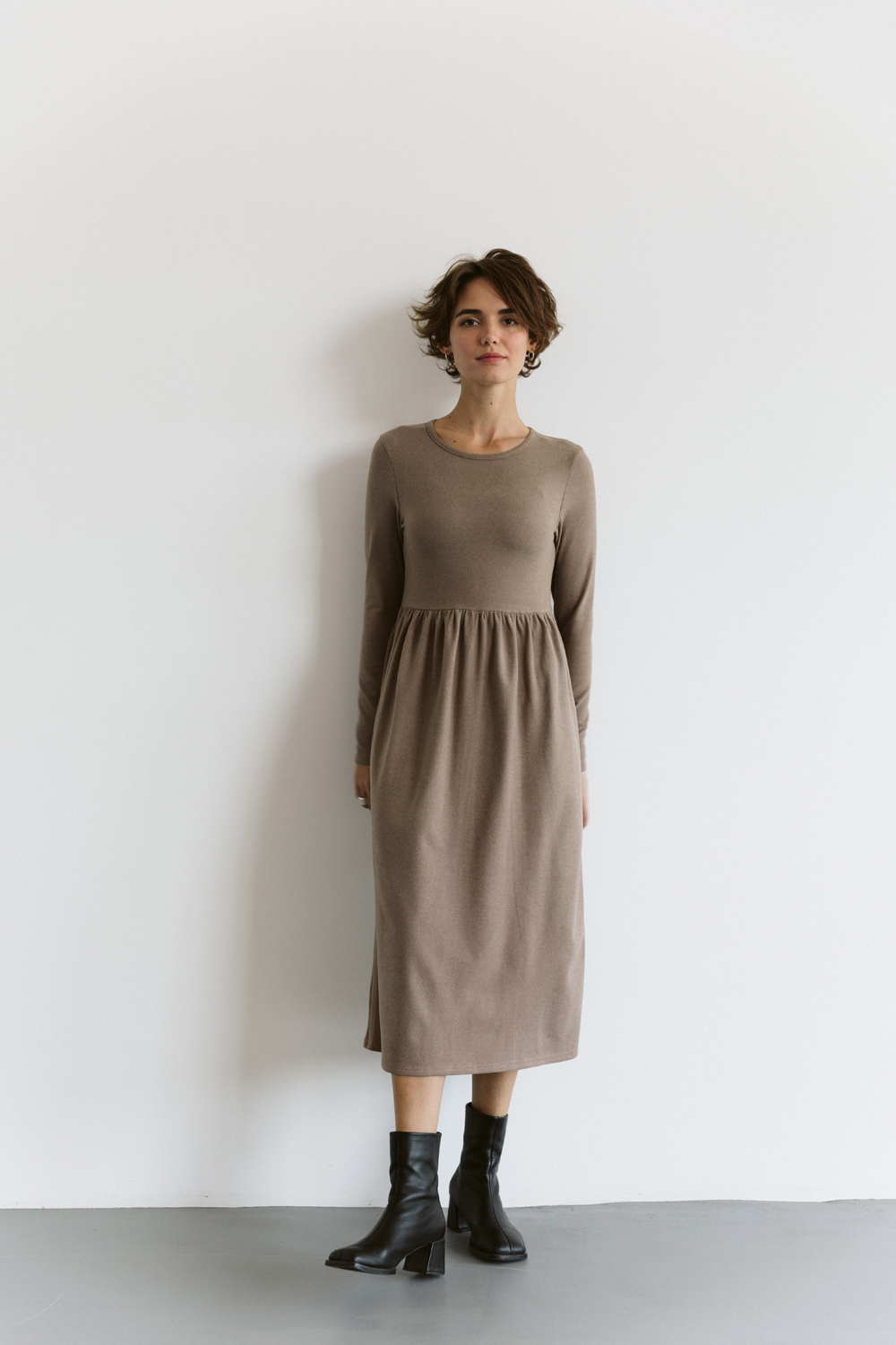 High waist dress in Hazelnut color