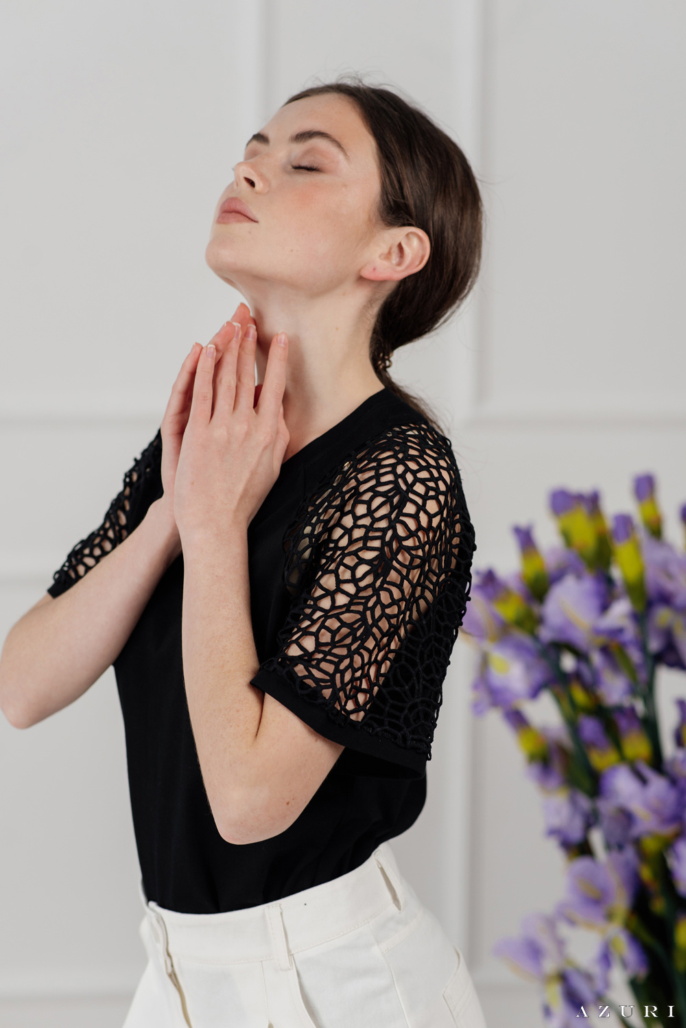 Black T-shirt with lace sleeve