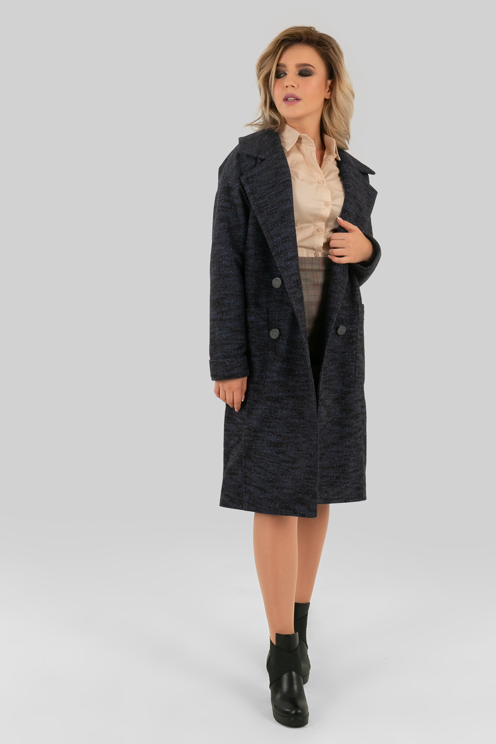 Loose-fitting coat