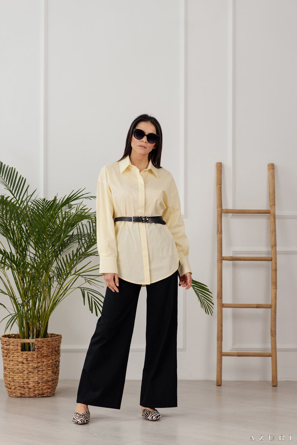 Oversized poplin shirt.