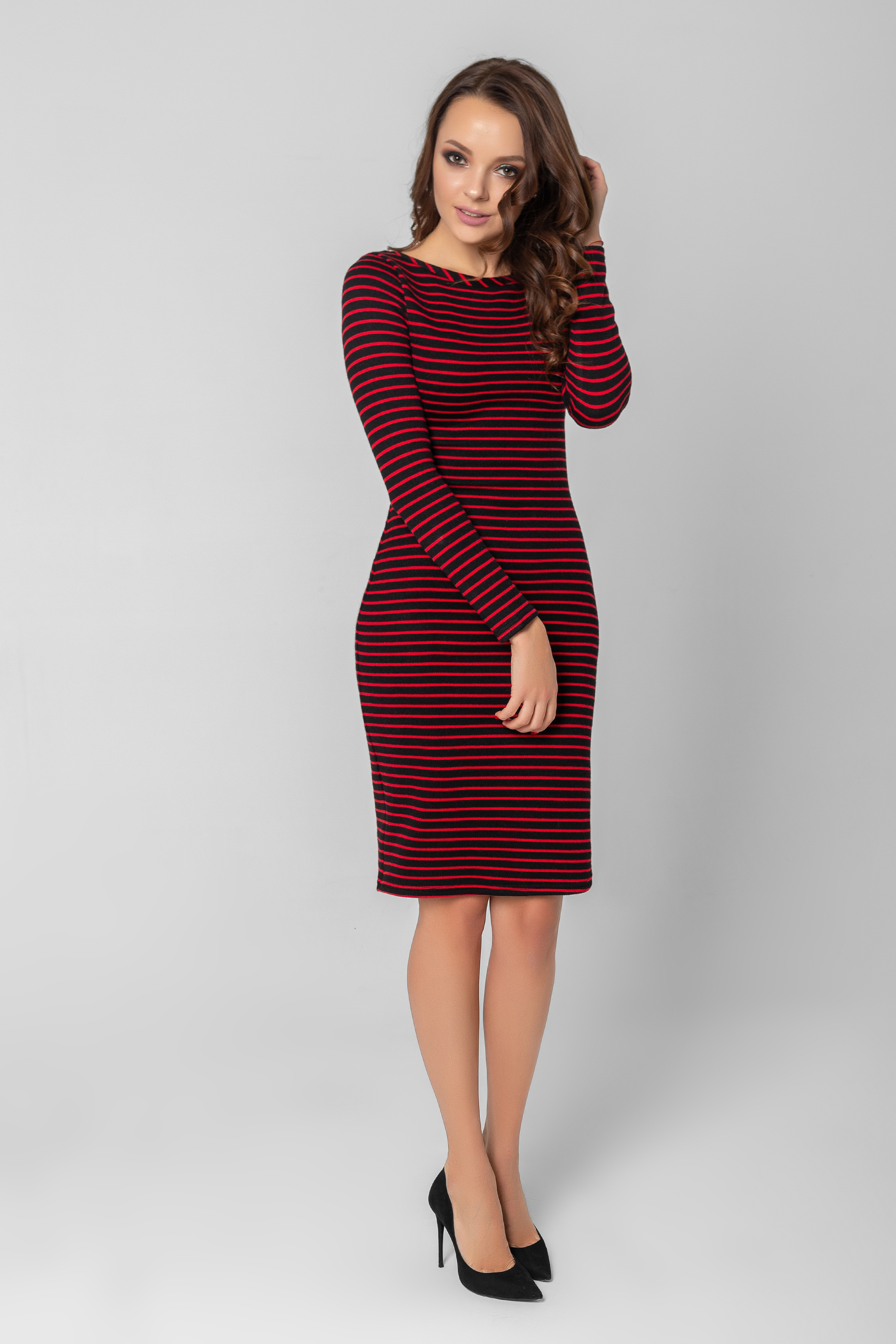 Warm striped silhouette dress in black