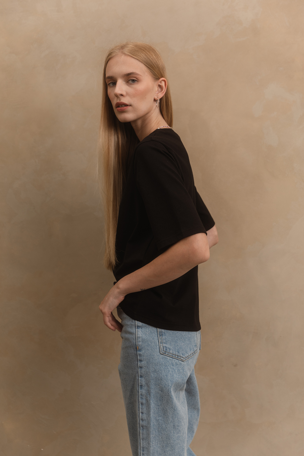 Black Basic Crew Neck T-shirt