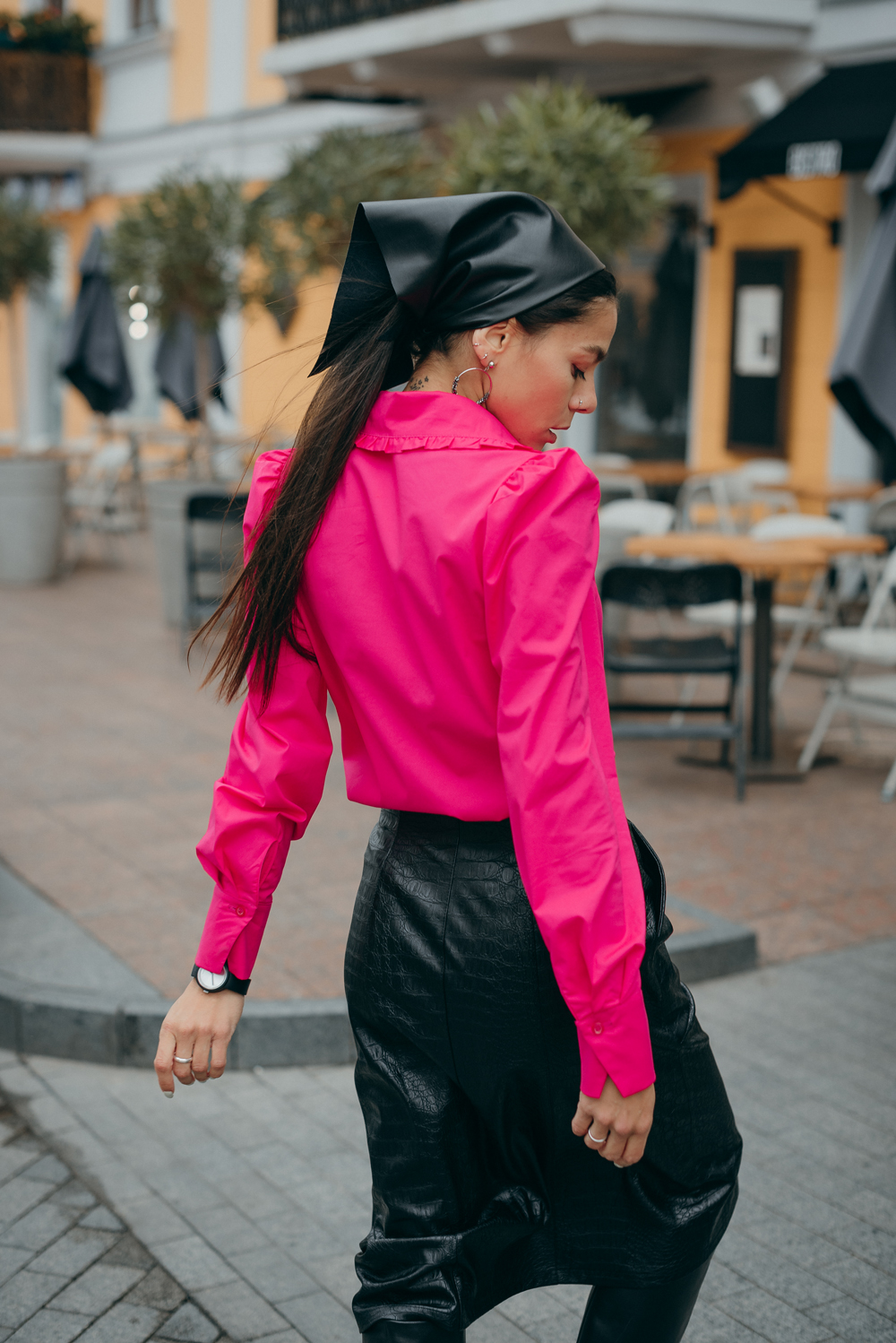 Fuchsia shirt with large collar