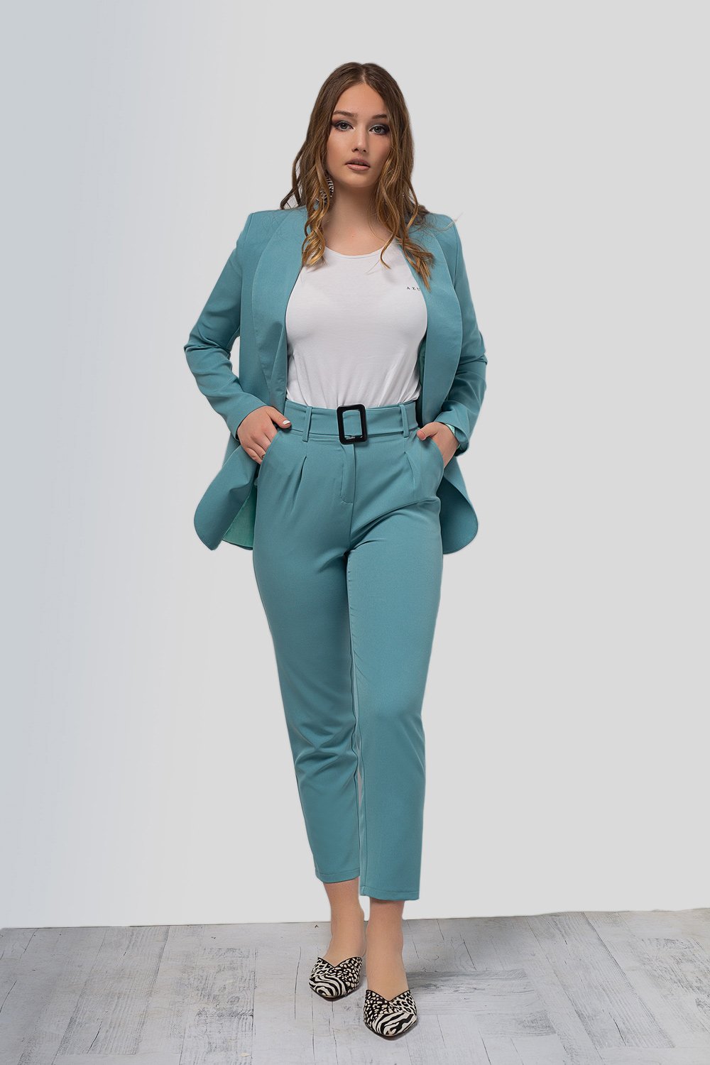 Turquoise blazer with a collar apache