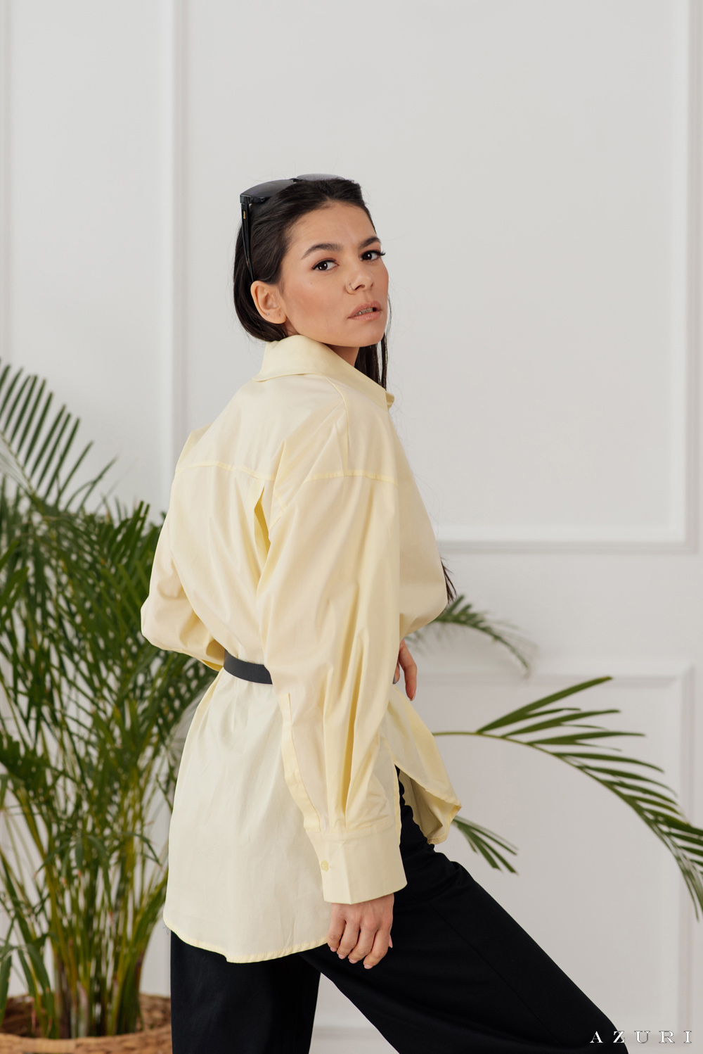 Oversized poplin shirt.