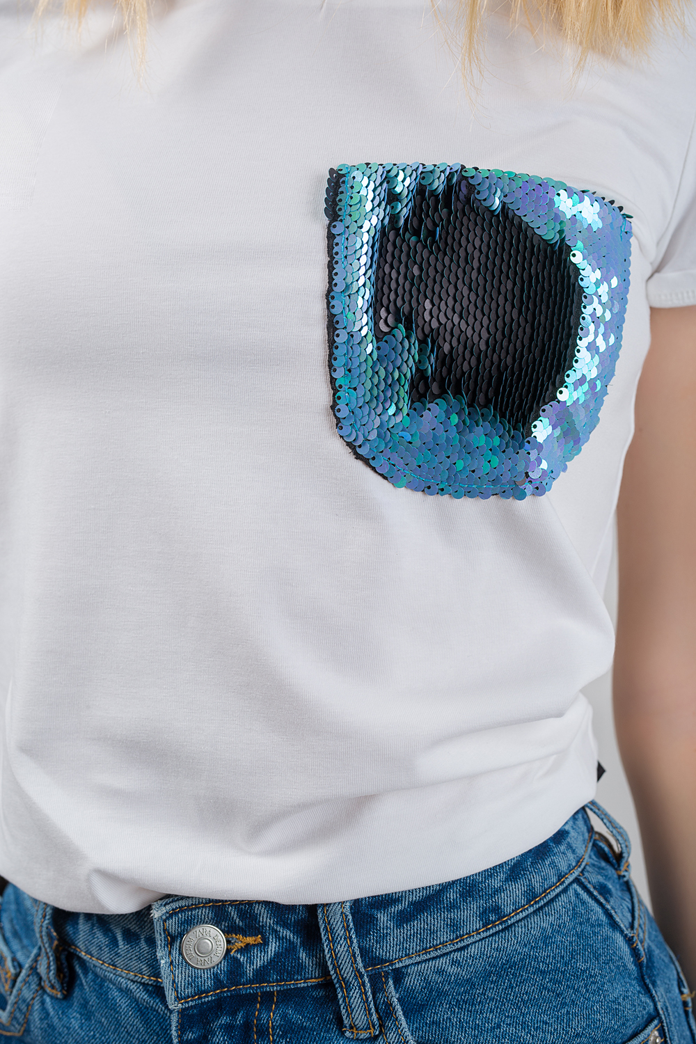 T-shirt with sequin pocket