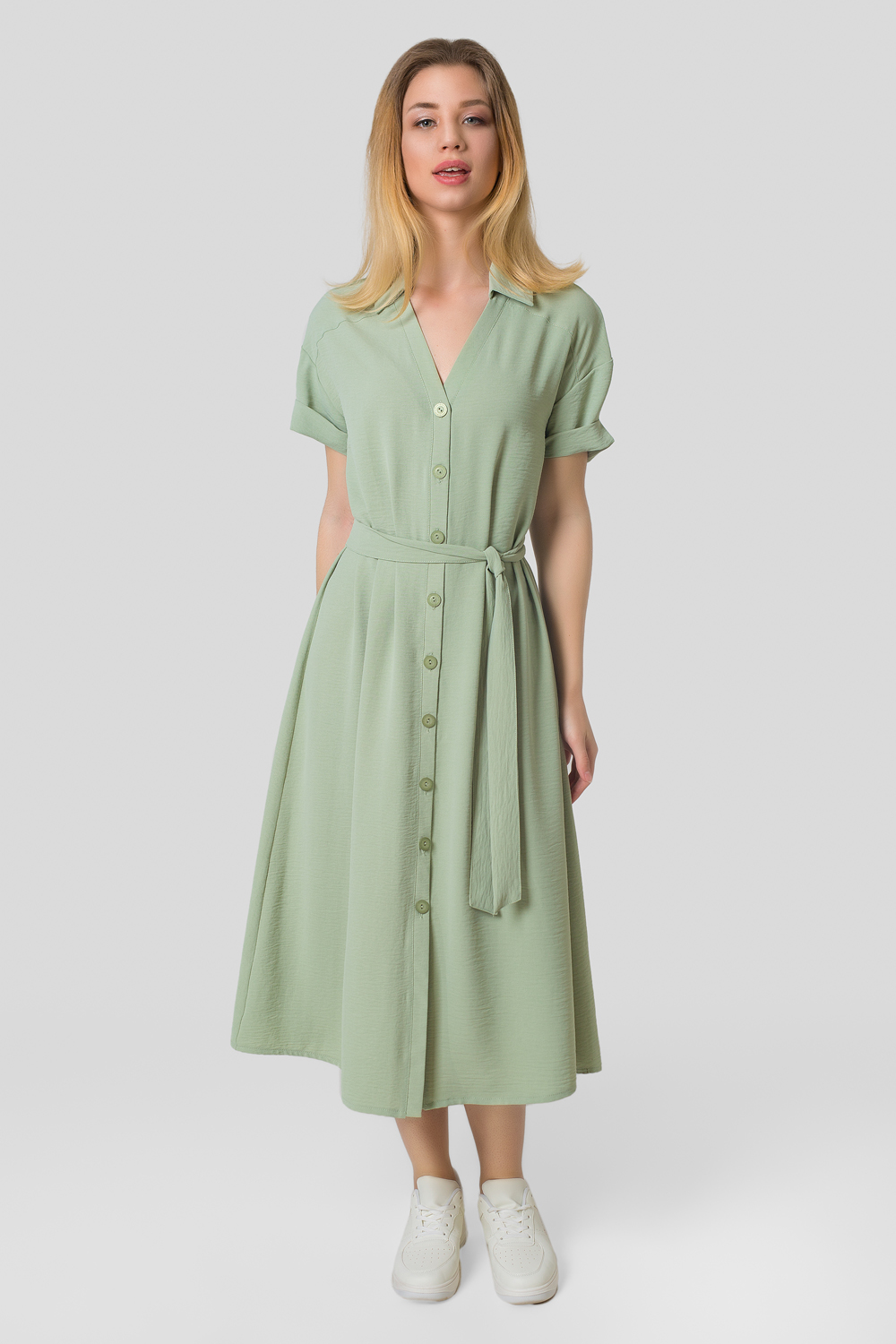 Midi dress with buttons