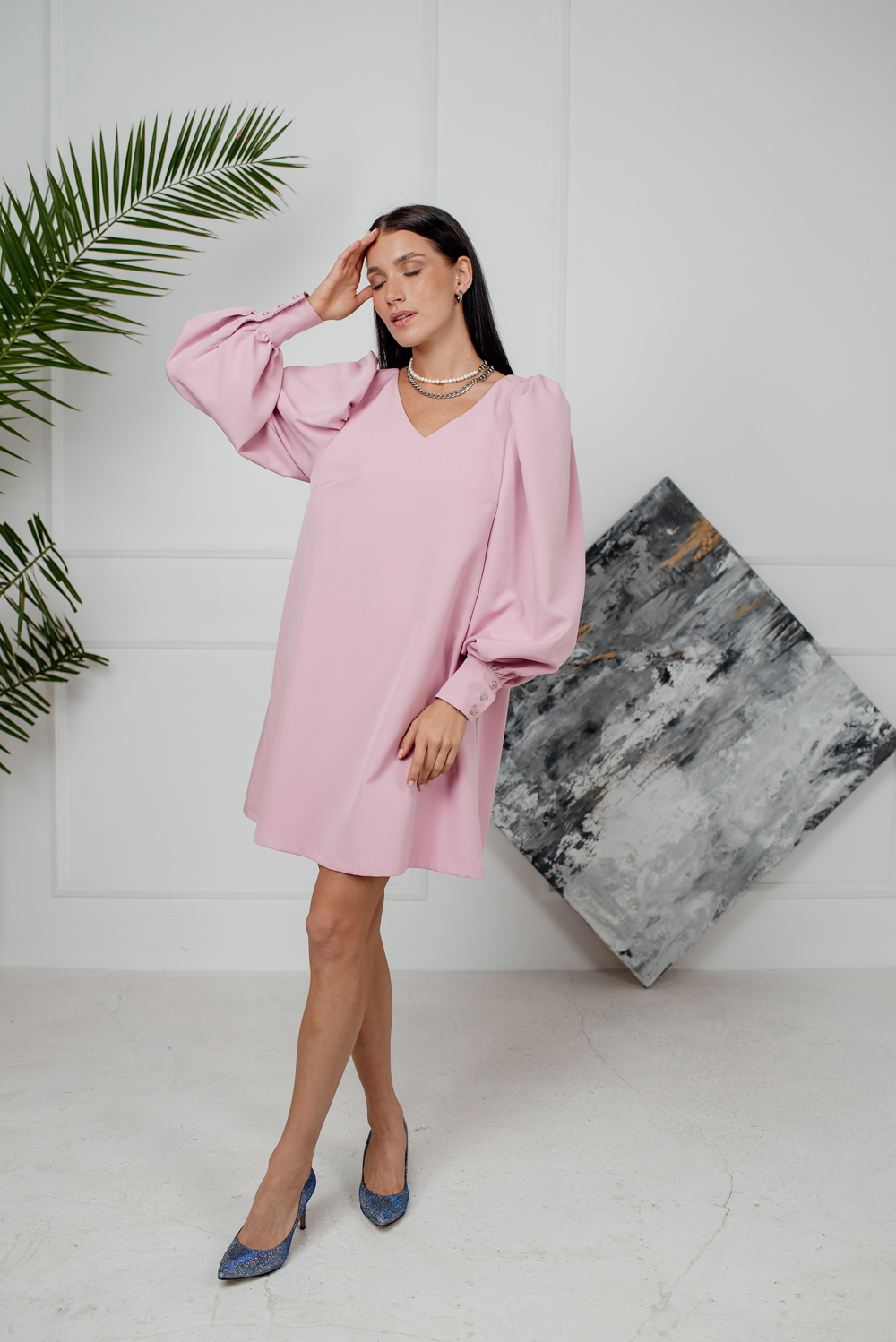 Loose-fit dress with voluminous sleeves