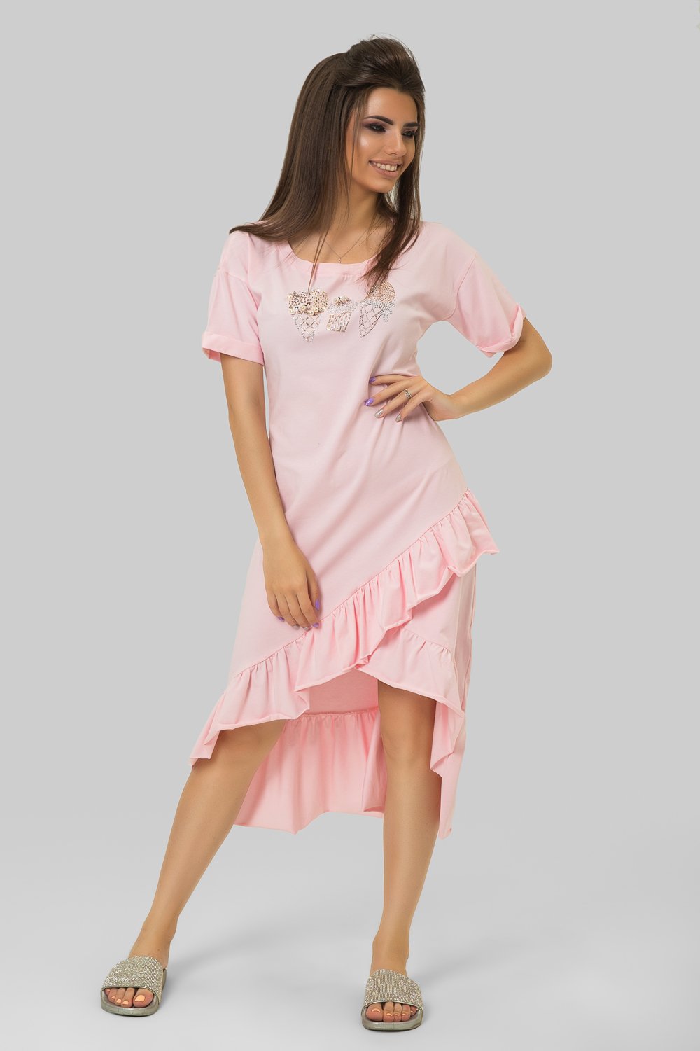 Трикотажное платье в розовом цвете с оборкой по низу