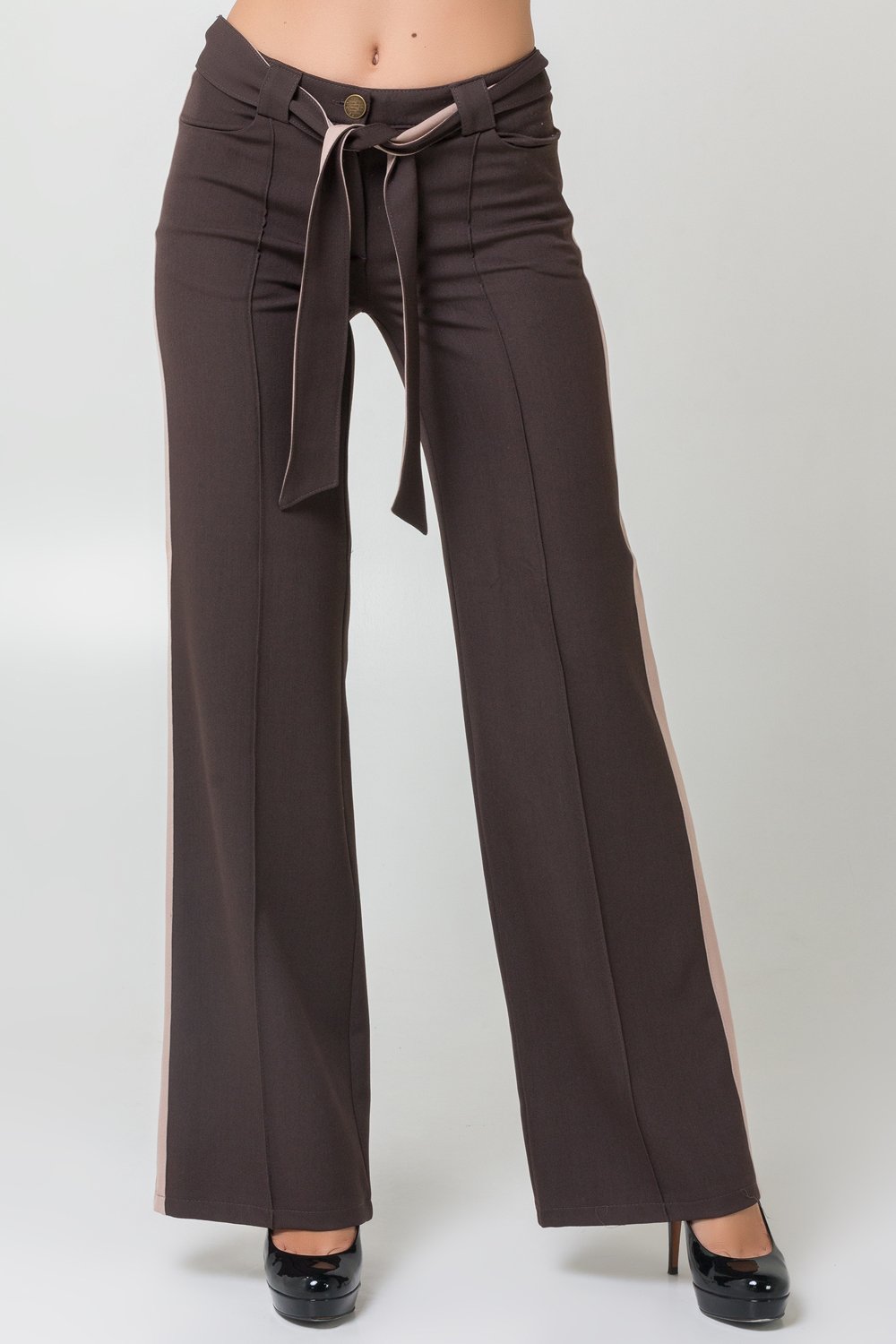 Tube trousers in khaki color with stripes
