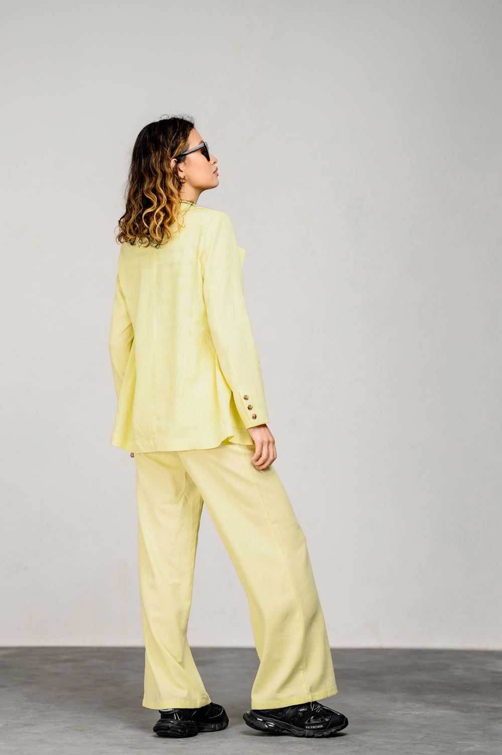 Lemon Button Linen Blazer