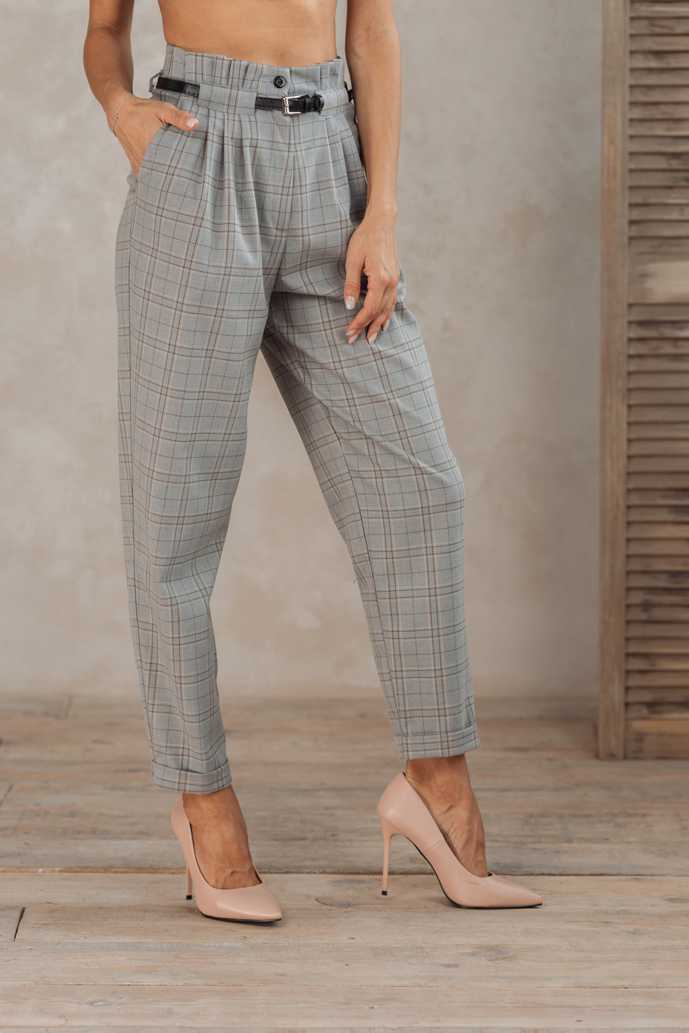 Checked high waist trousers with belt