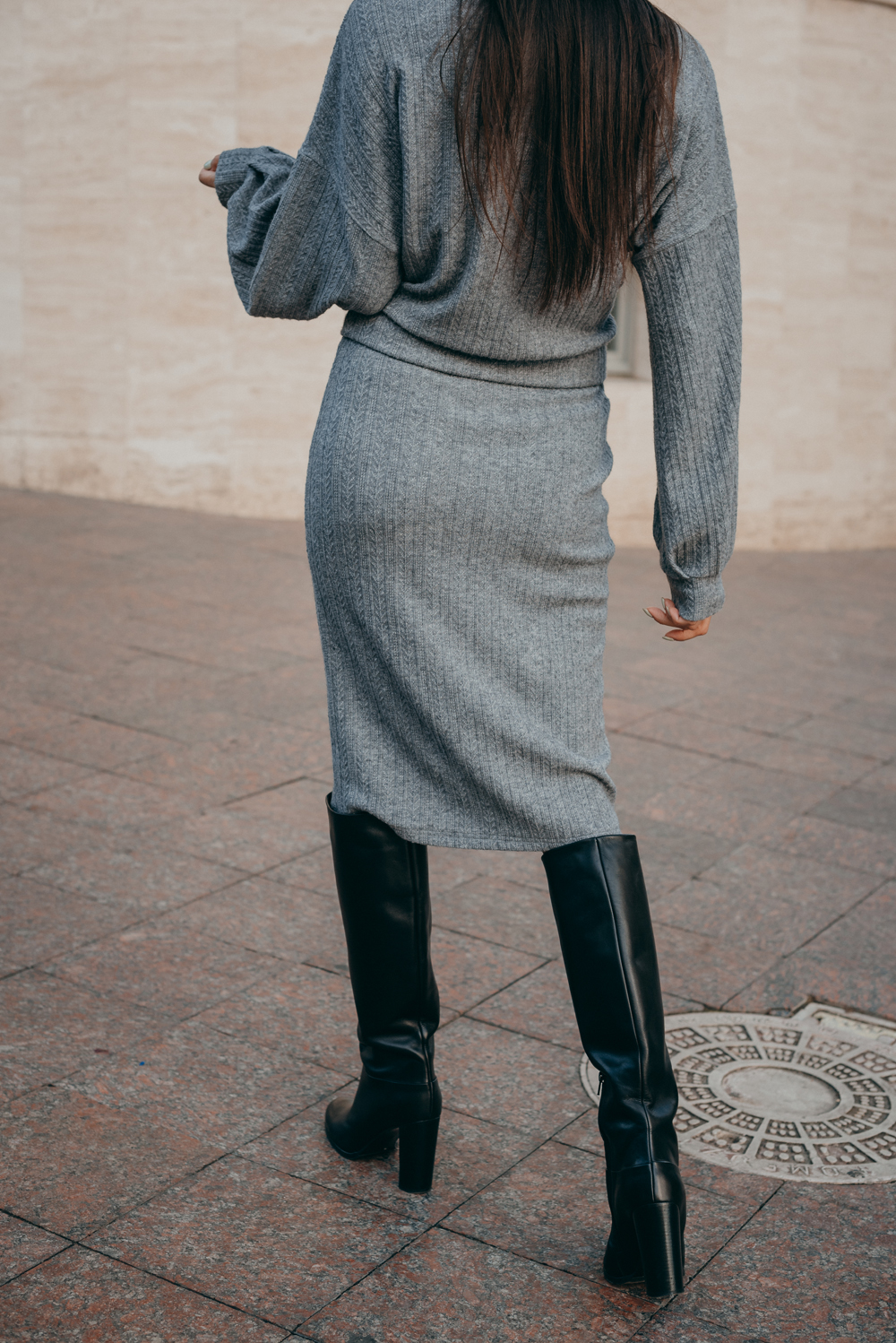 Gray knitted elasticated skirt