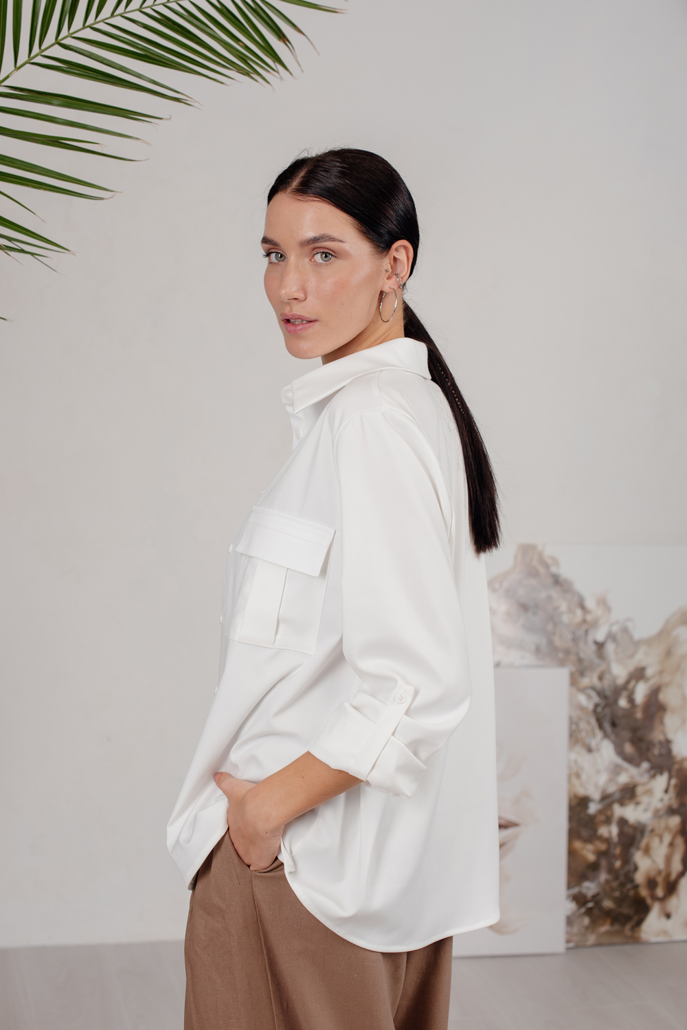 White cotton shirt with two pockets