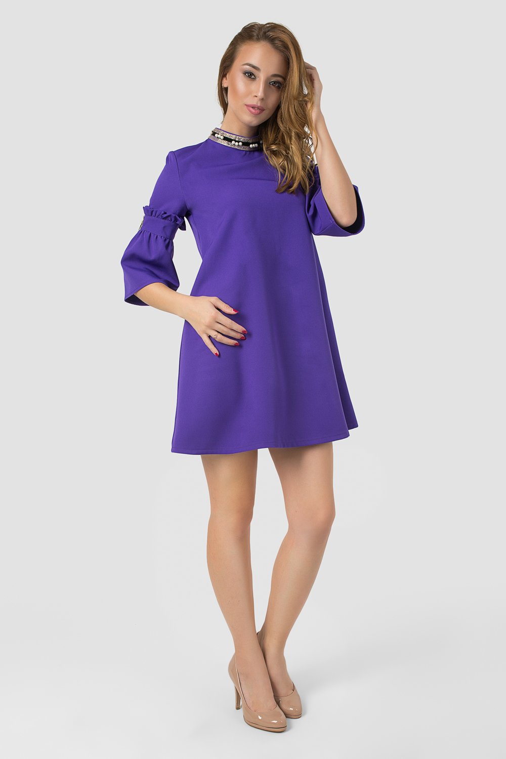 Фиолетовое платье-трапеция