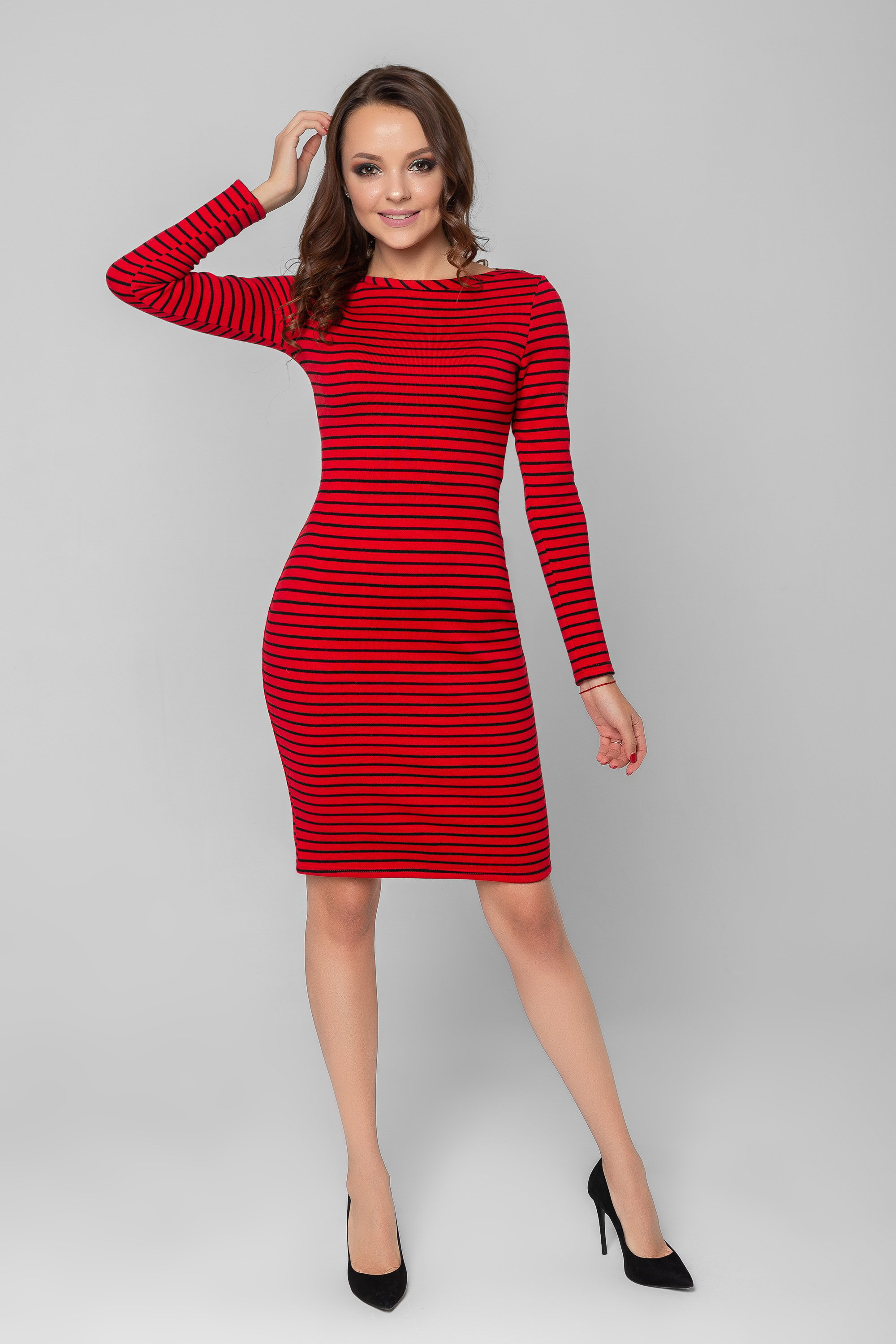 Warm striped silhouette dress in red