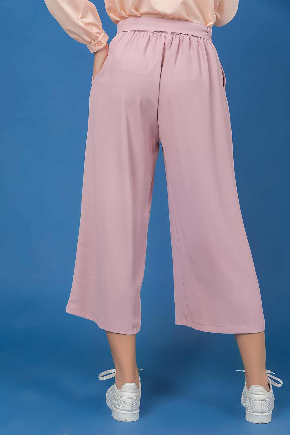 Pants - powder-colored culottes