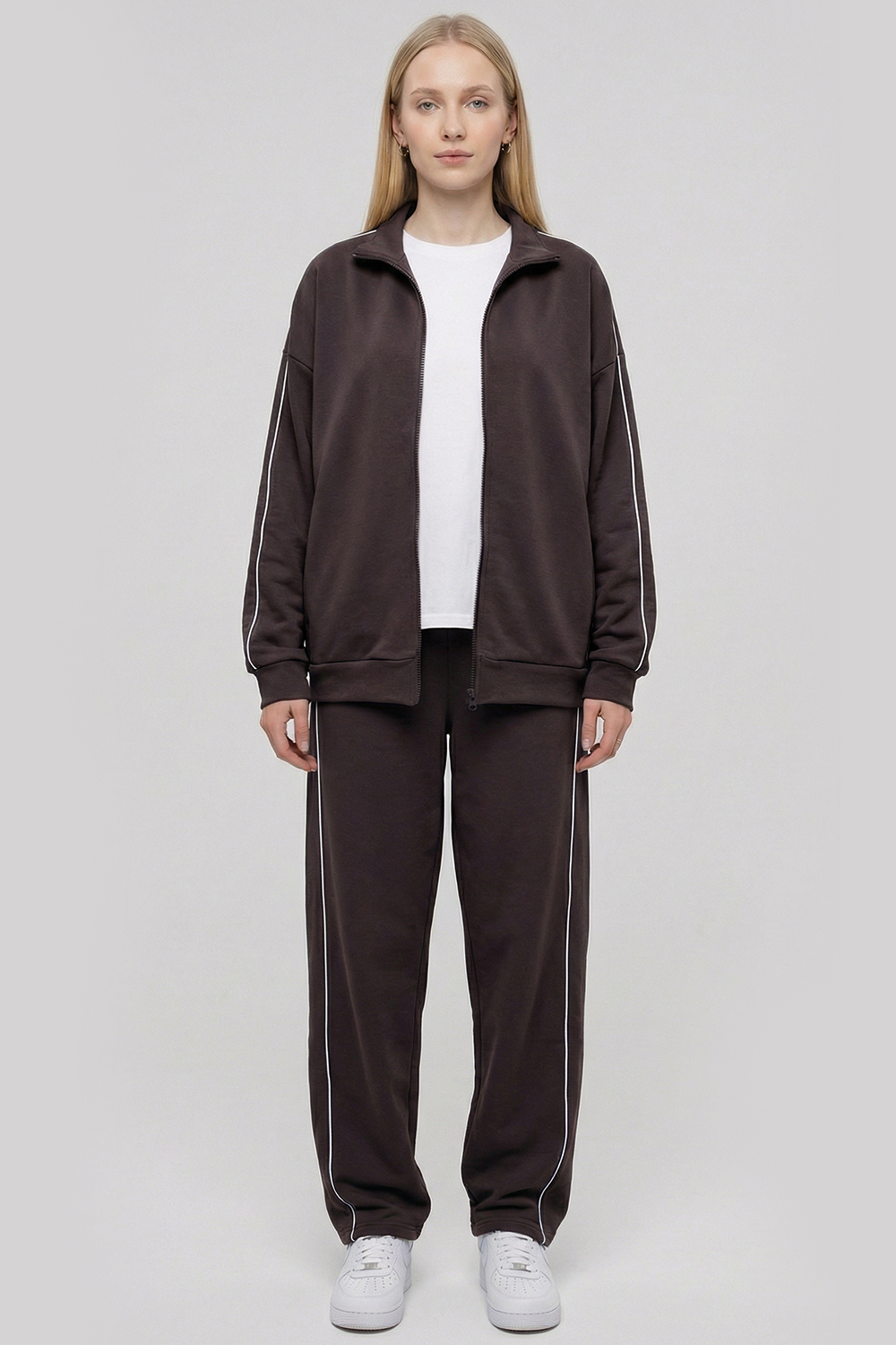 Athleisure Elevated: Chic Ways to Wear Track Pants and Hoodies