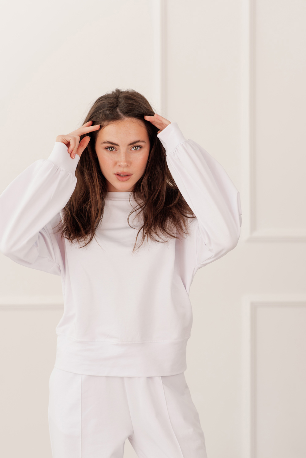 White sweatshirt with puff sleeves