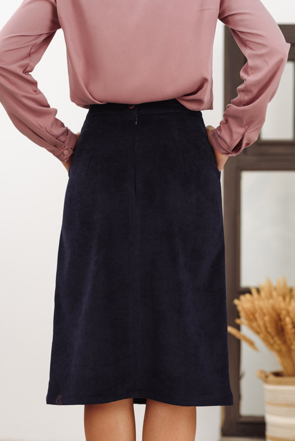 Blue skirt with side pockets