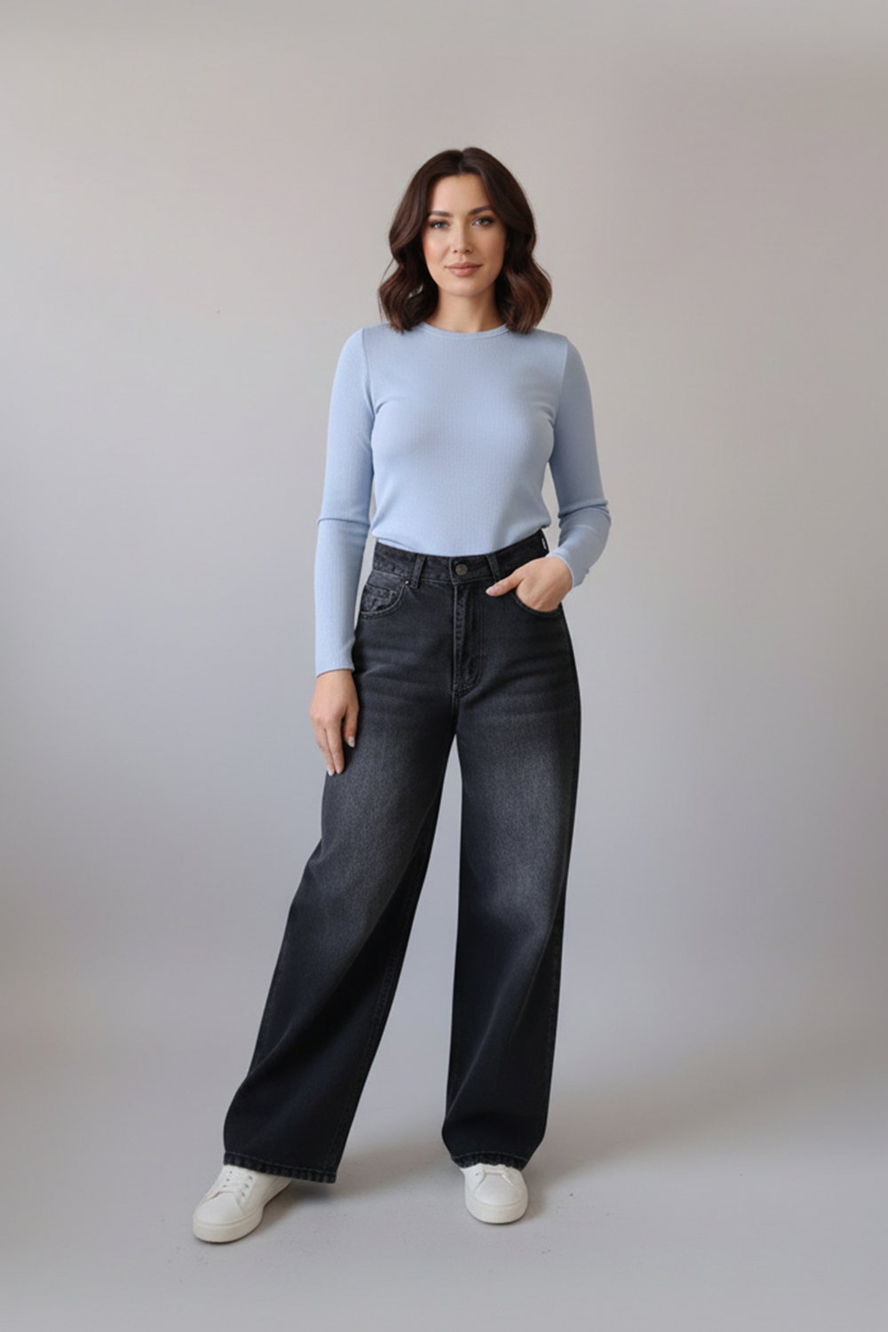 Light blue long sleeve t-shirt made of soft jersey