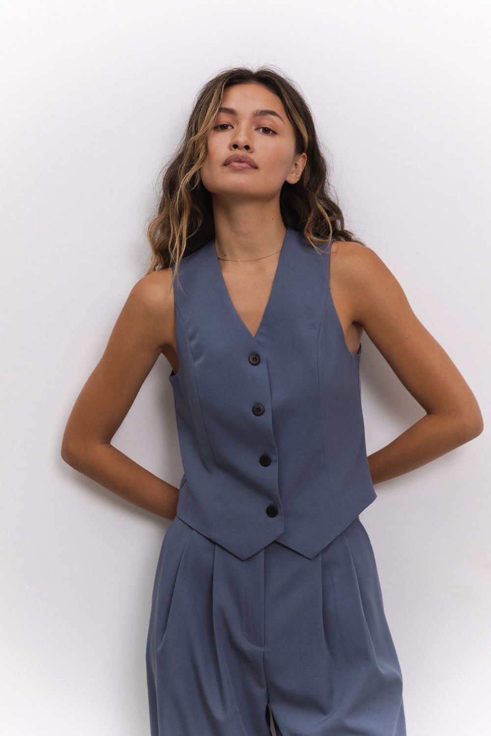 V-neck vest with buttons