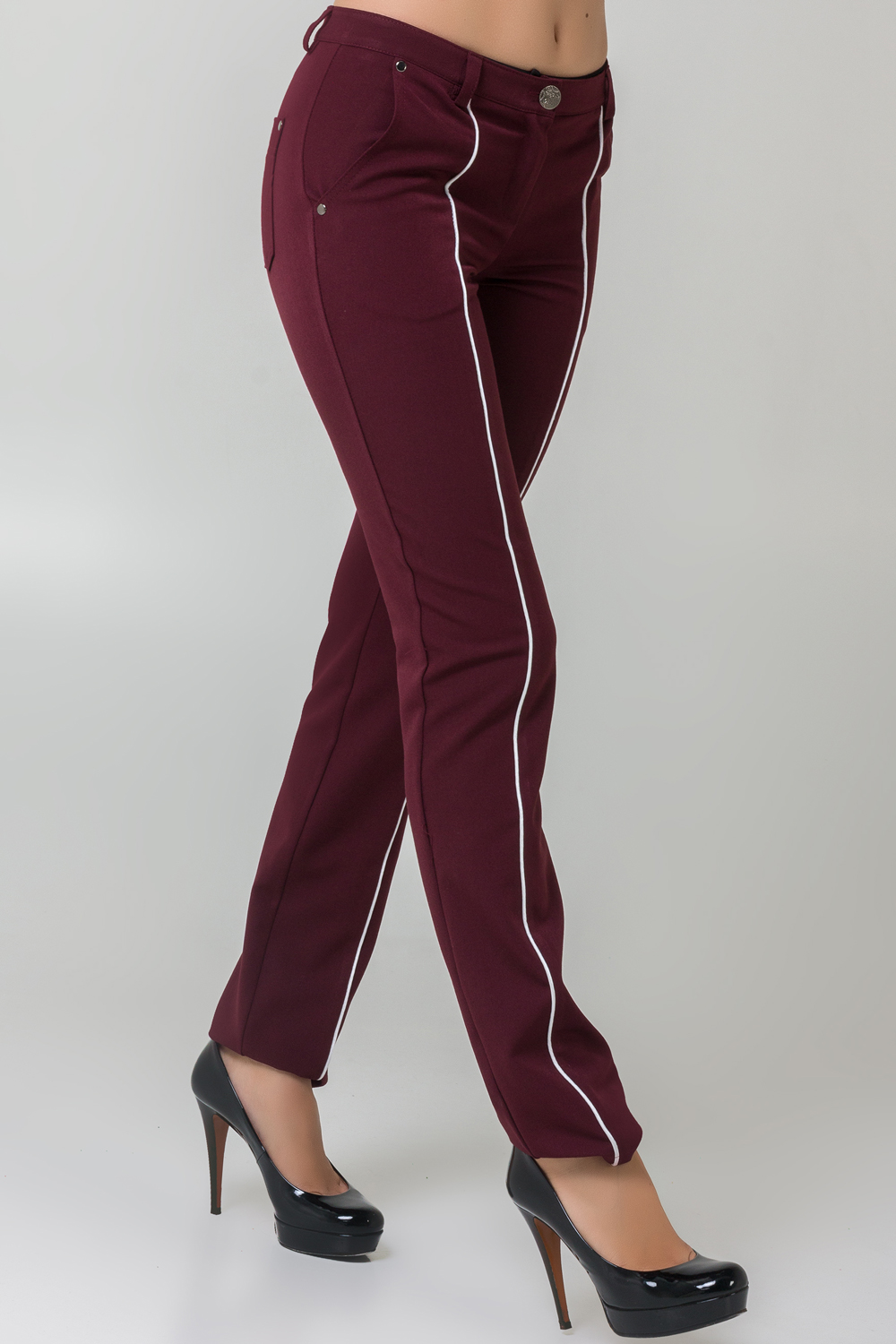 Trousers with stripes in burgundy