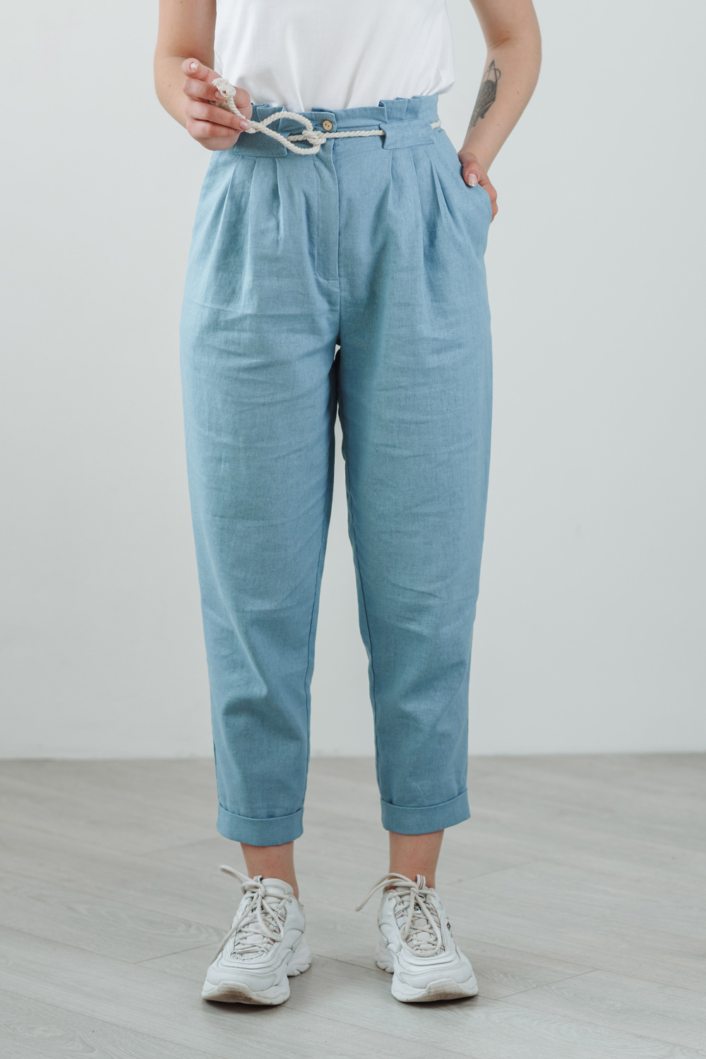 Linen pants with a rope