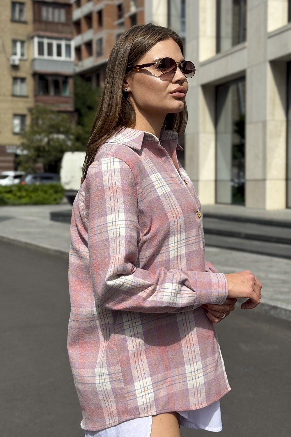 Розовая прямая рубашка в клетку 