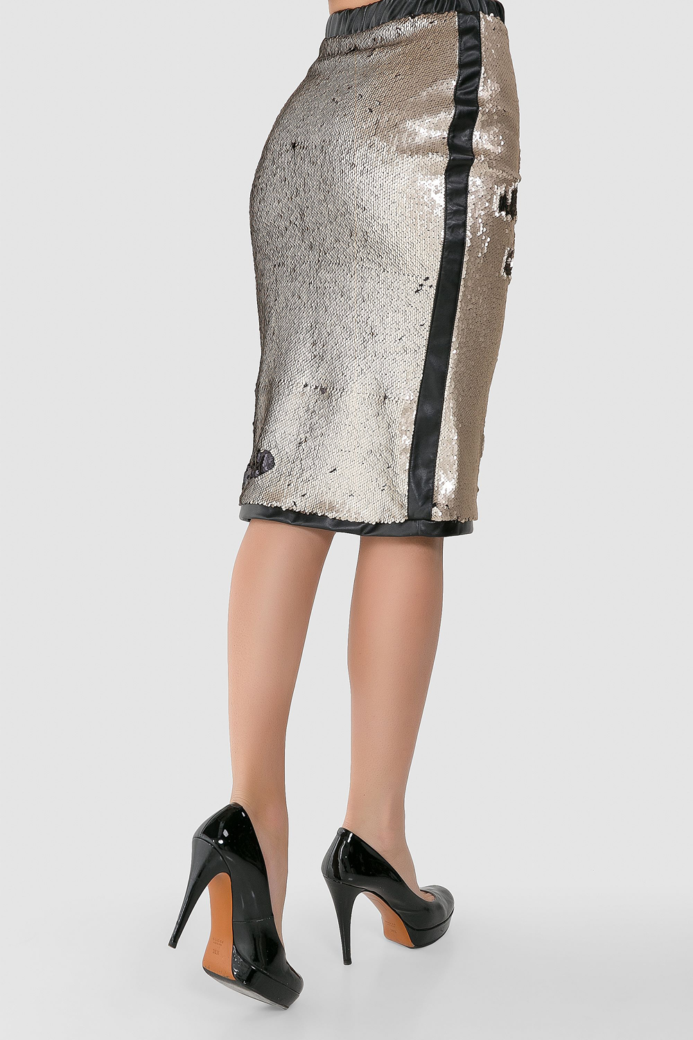 Pencil skirt with sequins in silver colour