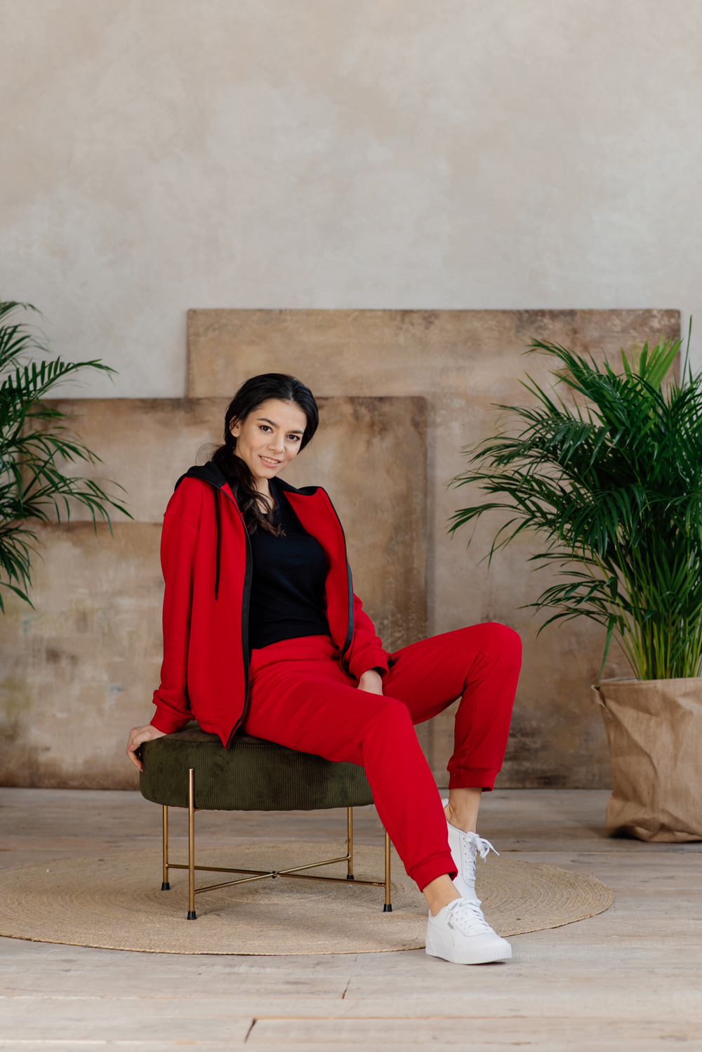 Red zipped sweatshirt