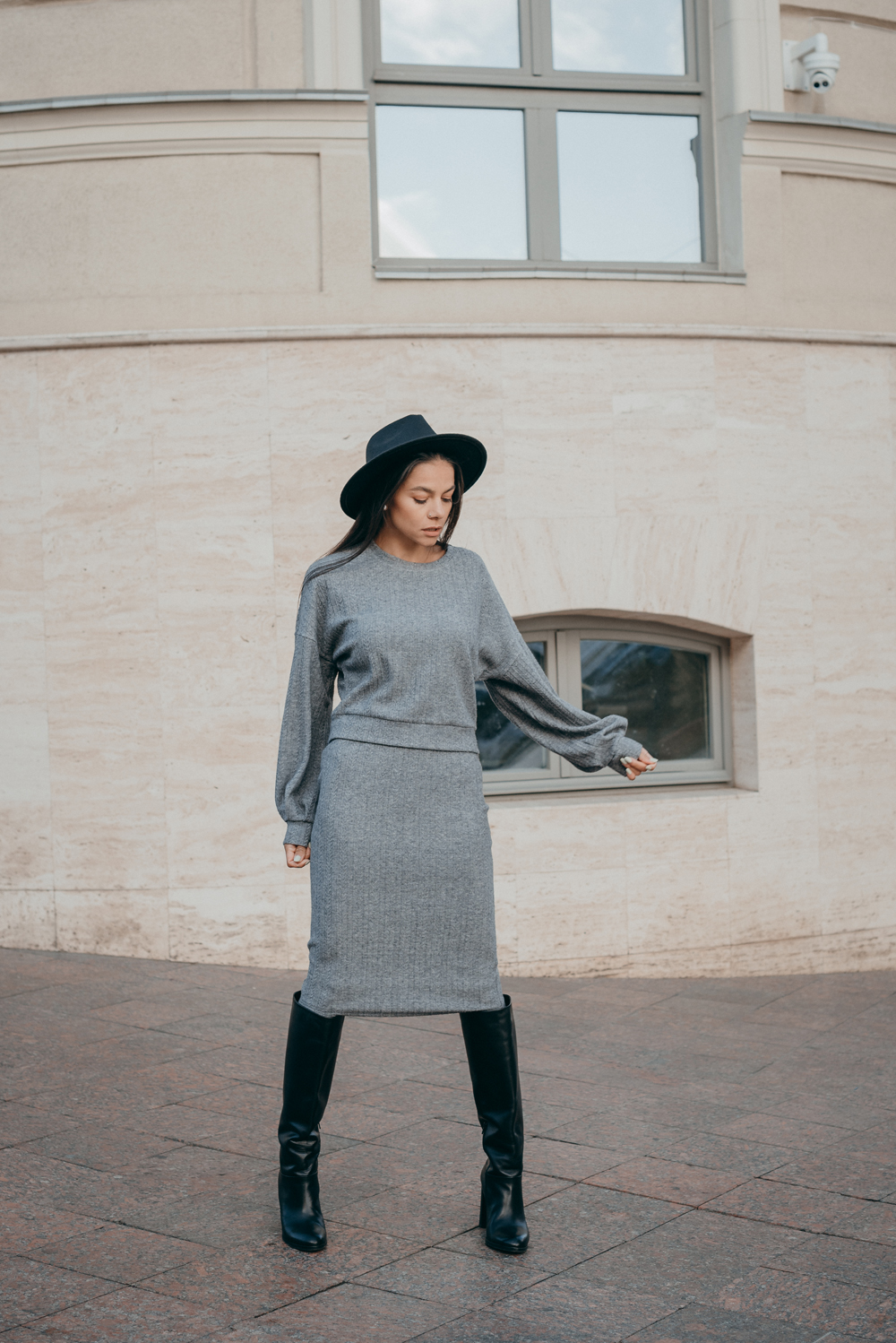 Gray knitted elasticated skirt