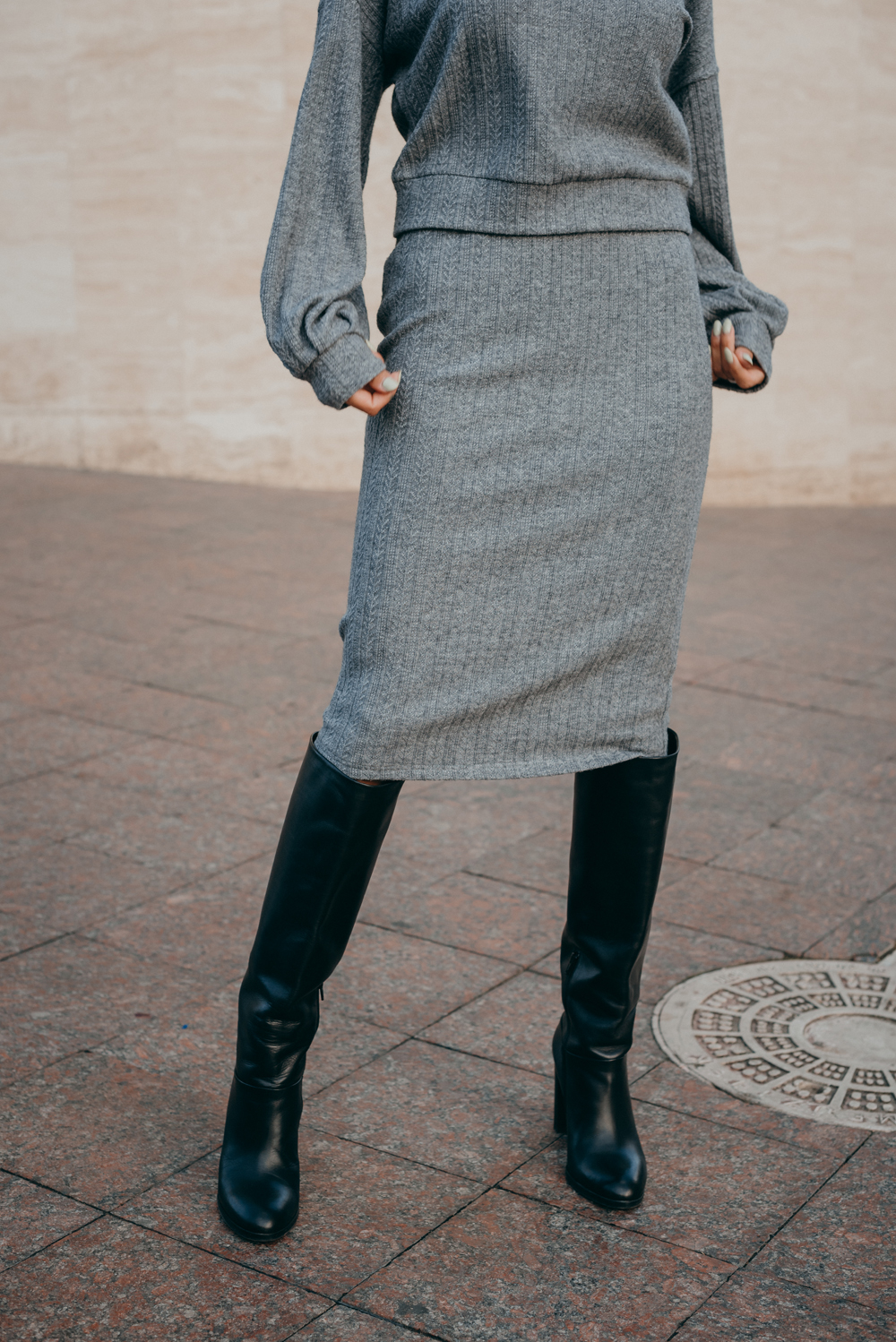 Gray knitted elasticated skirt