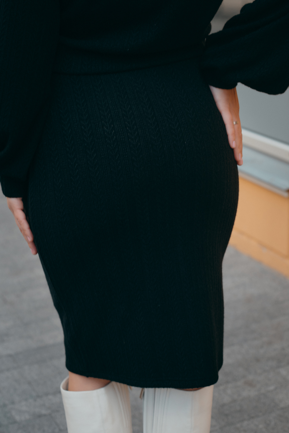 Black knitted elasticated skirt