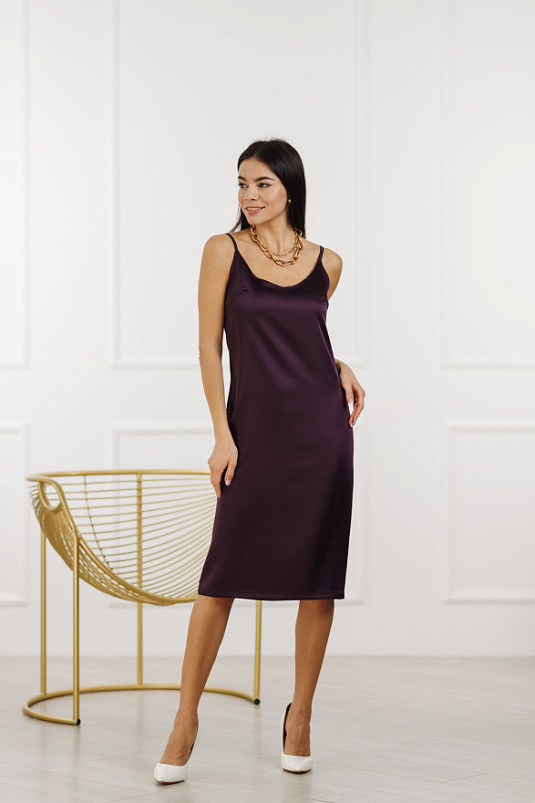 Сукня в білизняному стилі з сатину