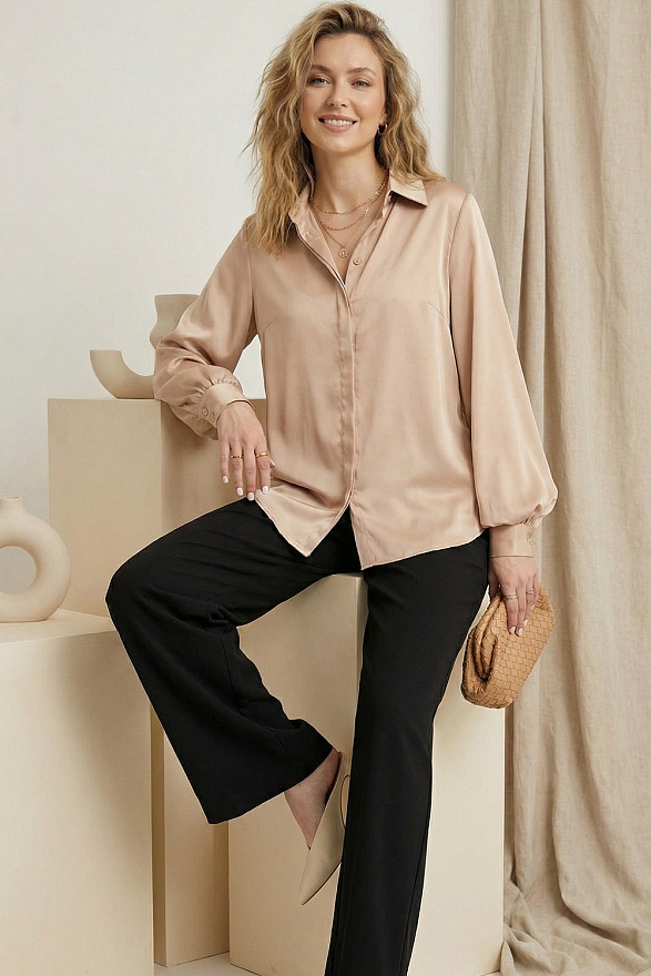 Нежно розовая свободная блуза с пышными рукавами